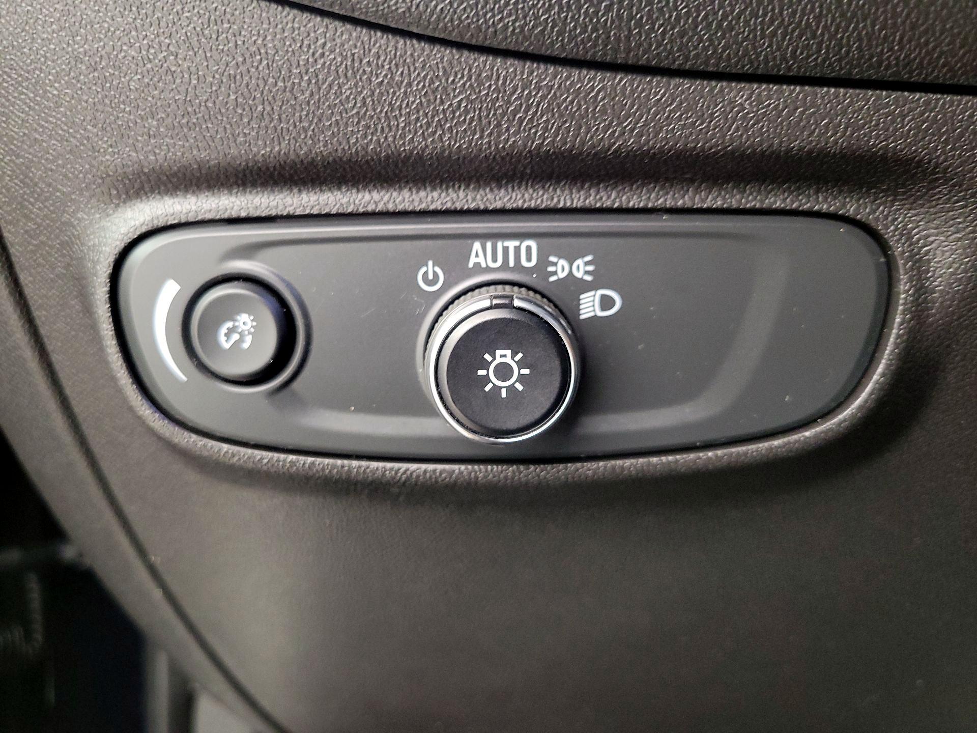 Thumbnail: 2020 Chevrolet Equinox - 13