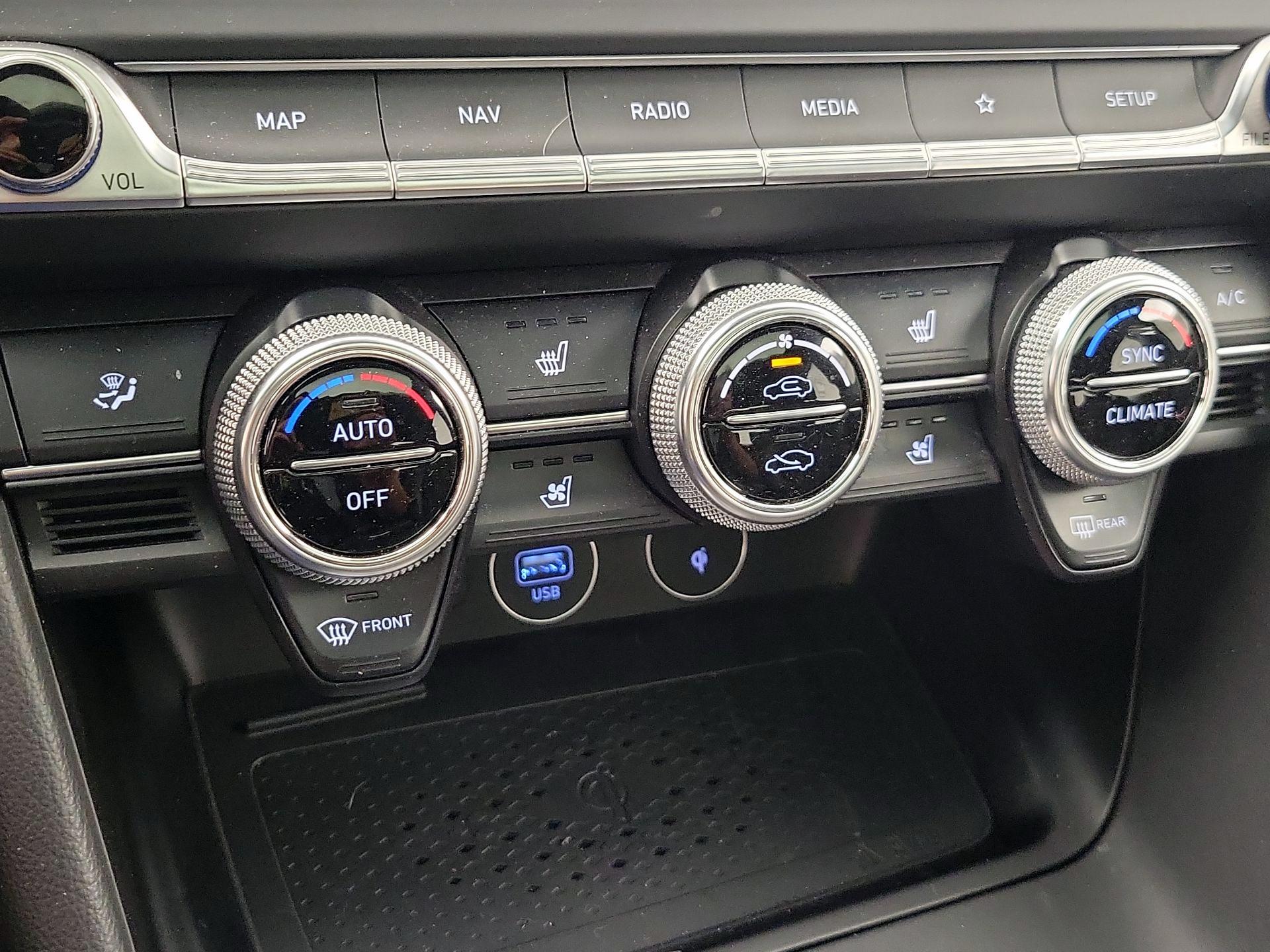 Thumbnail: 2023 Genesis G70 - 17