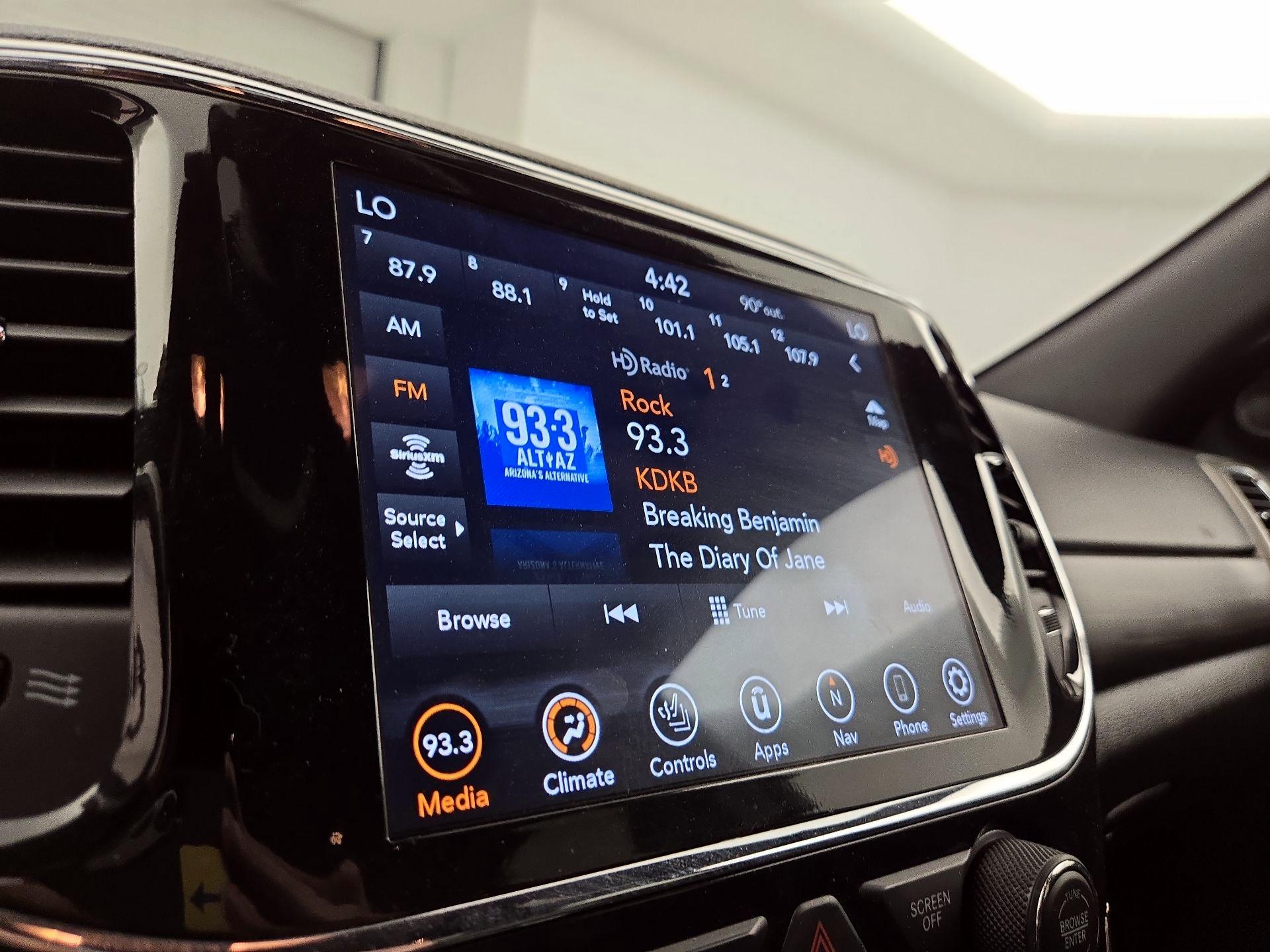 Thumbnail: 2021 Jeep Grand Cherokee - 16