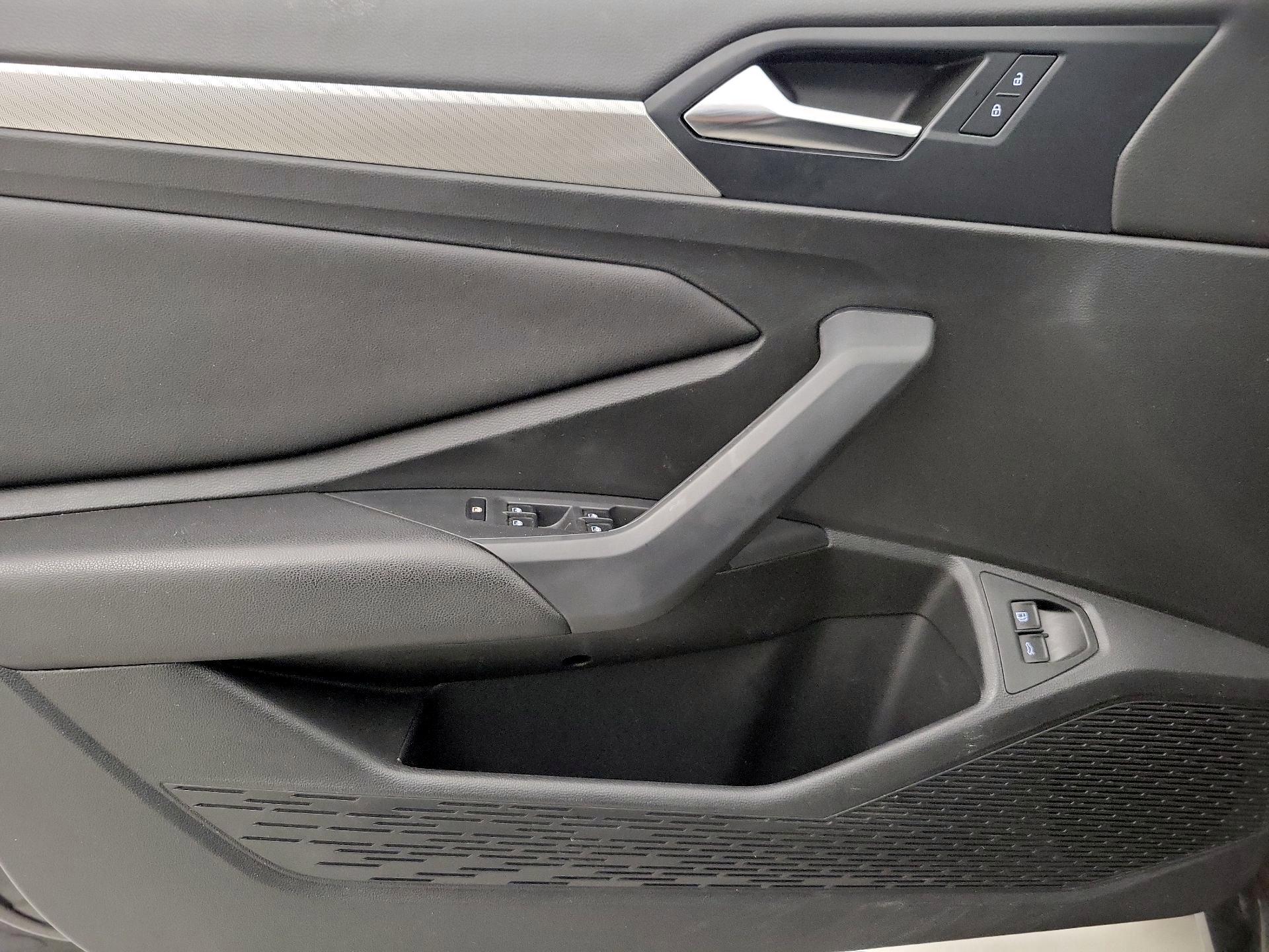 Thumbnail: 2020 Volkswagen Jetta - 12