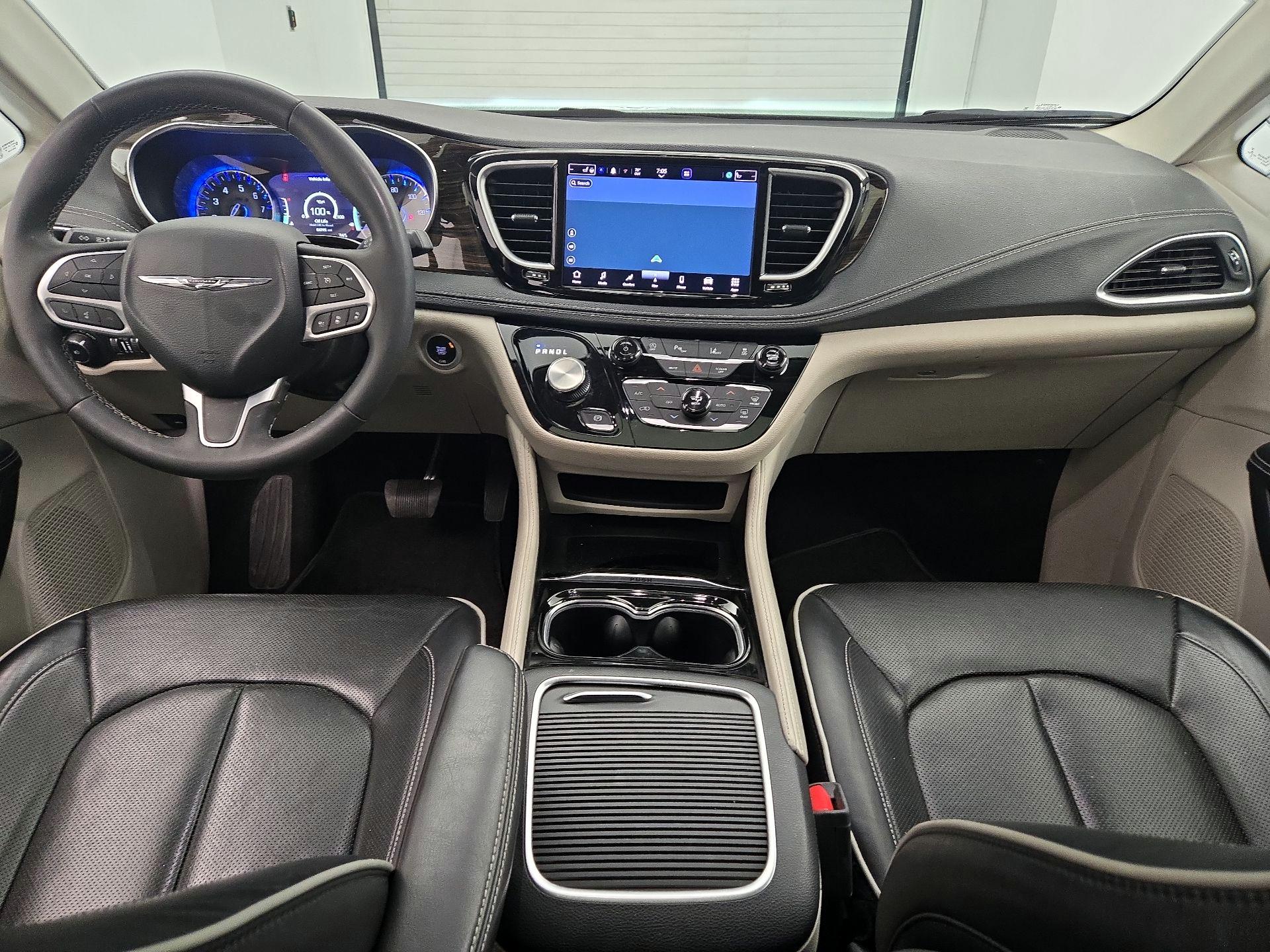 Thumbnail: 2023 Chrysler Pacifica - 9