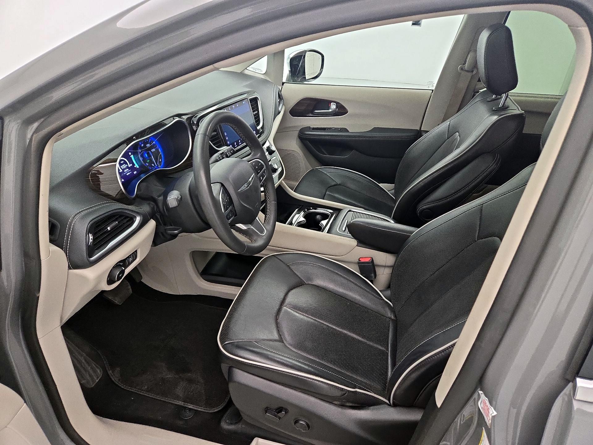 Thumbnail: 2023 Chrysler Pacifica - 11