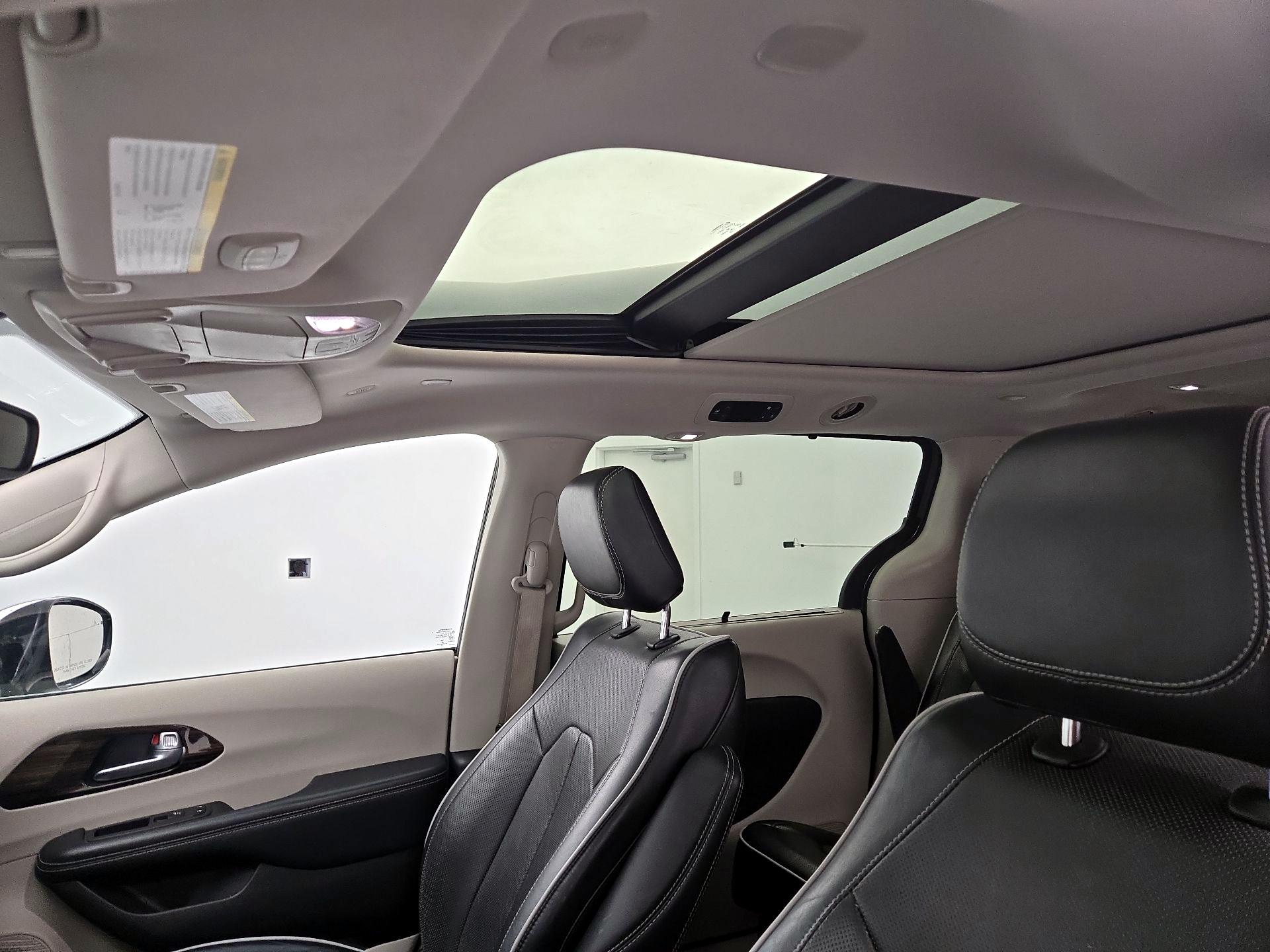 Thumbnail: 2023 Chrysler Pacifica - 20