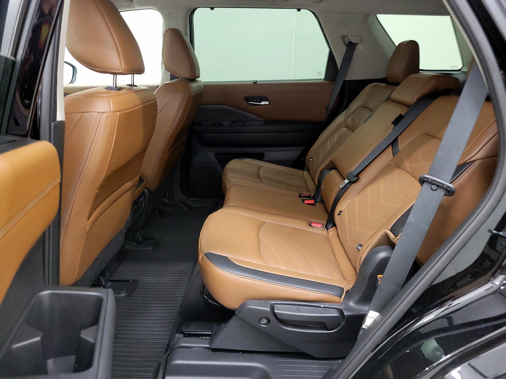 Thumbnail: 2023 Nissan Pathfinder - 20