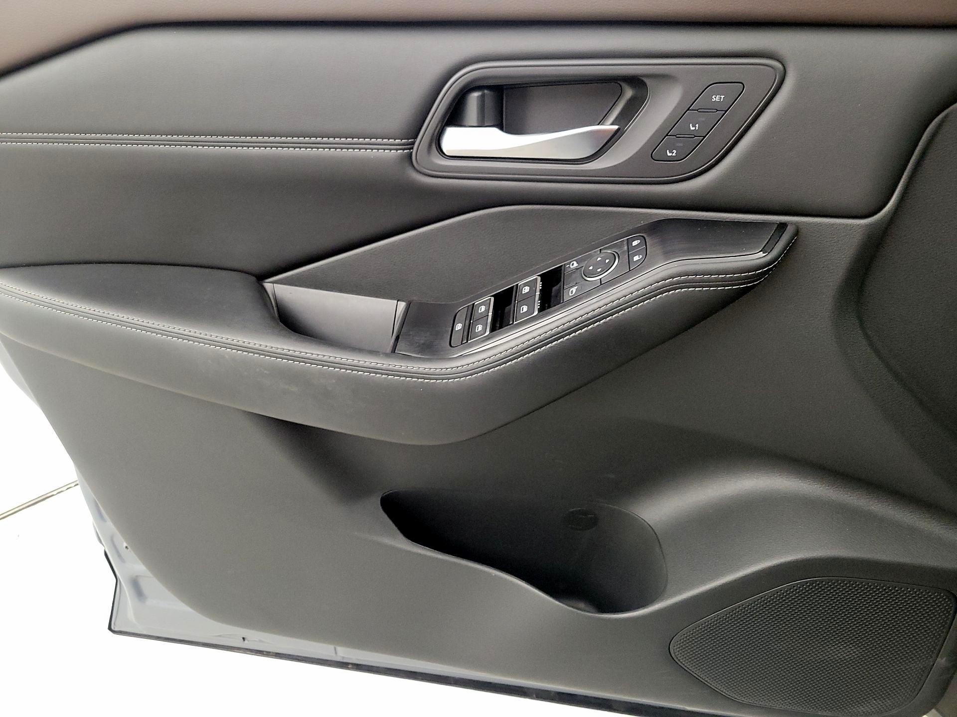 Thumbnail: 2023 Nissan Rogue - 12