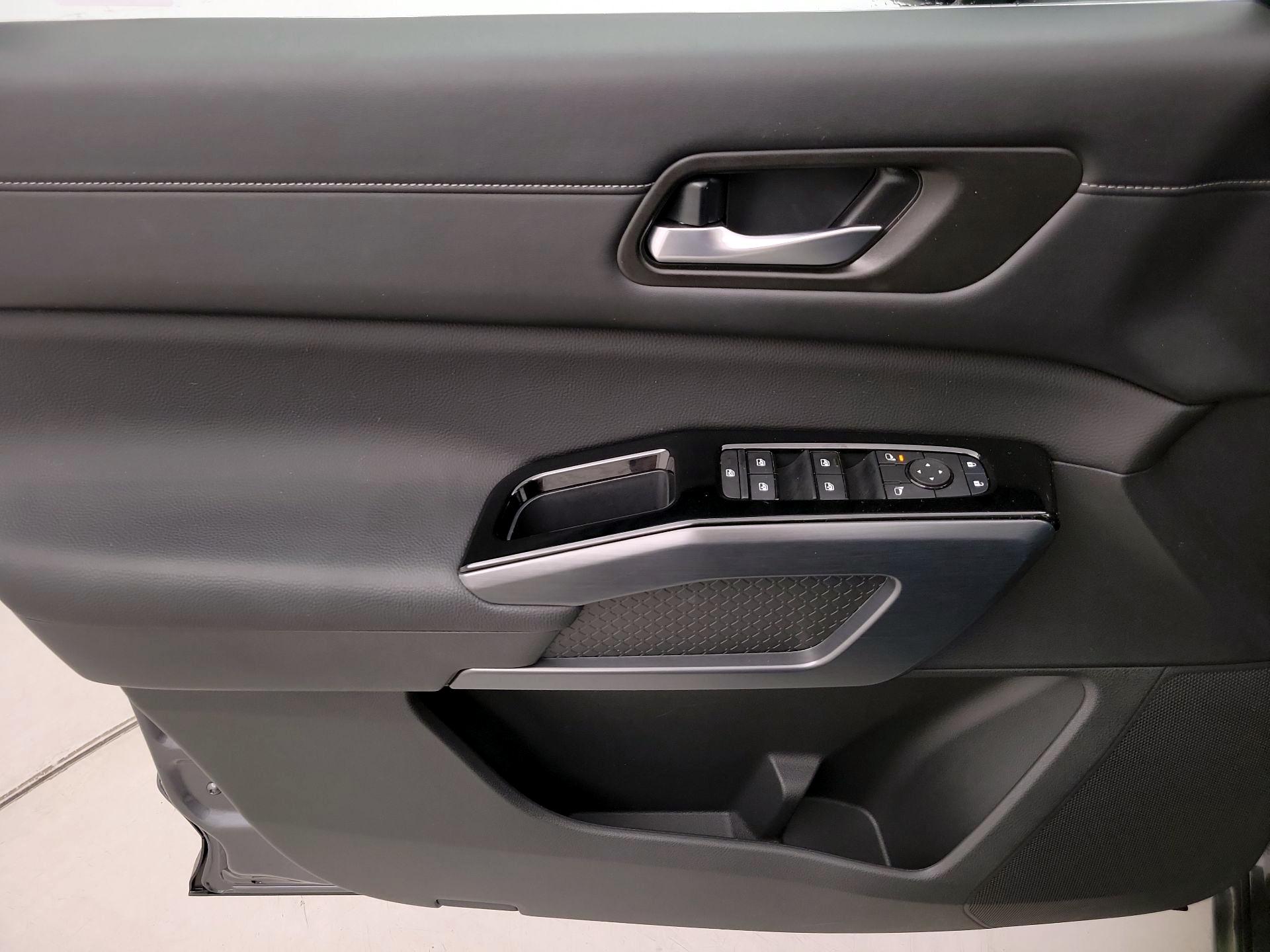 Thumbnail: 2025 Nissan Pathfinder - 12