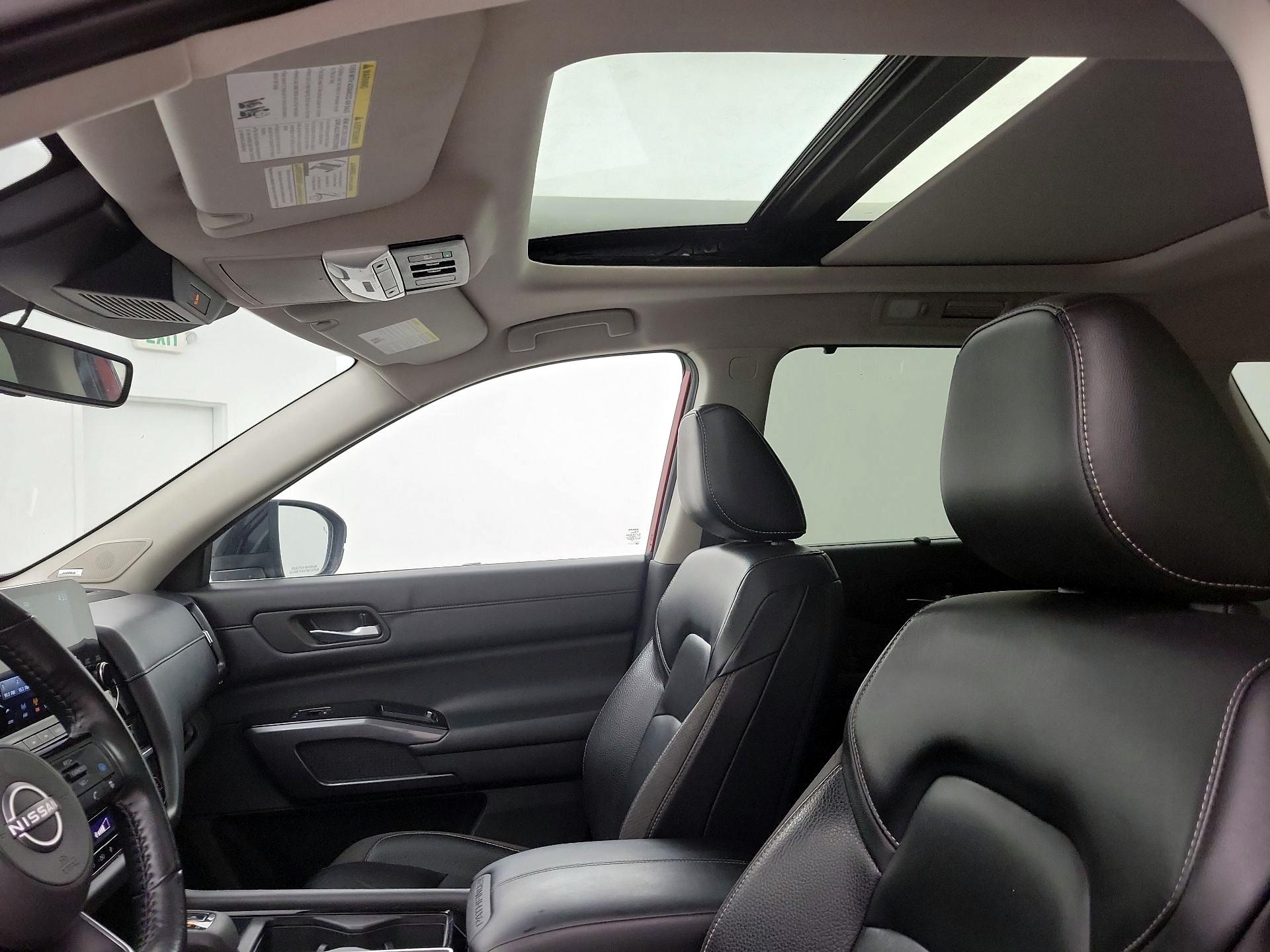 Thumbnail: 2023 Nissan Pathfinder - 20