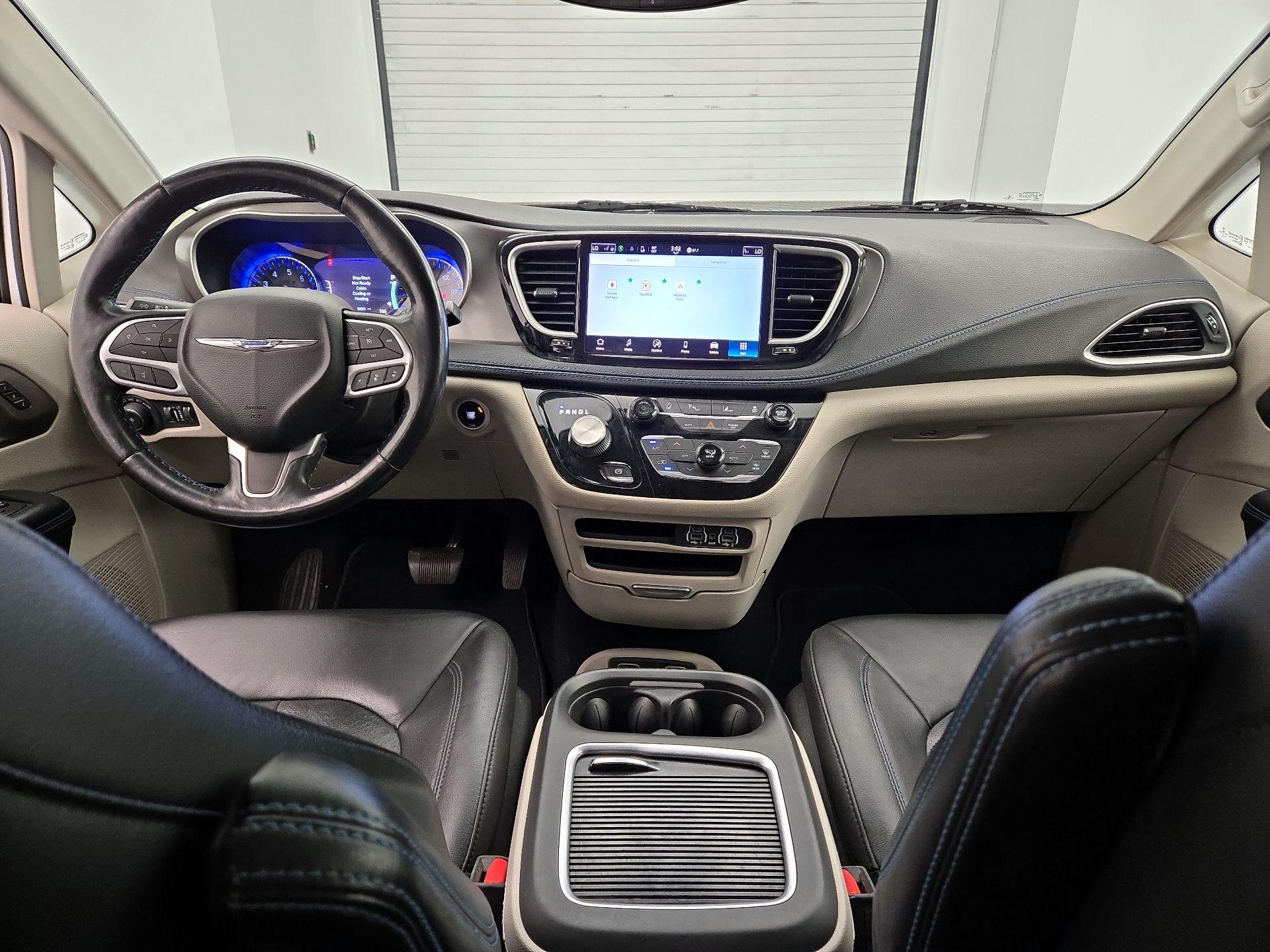 Thumbnail: 2021 Chrysler Pacifica - 9