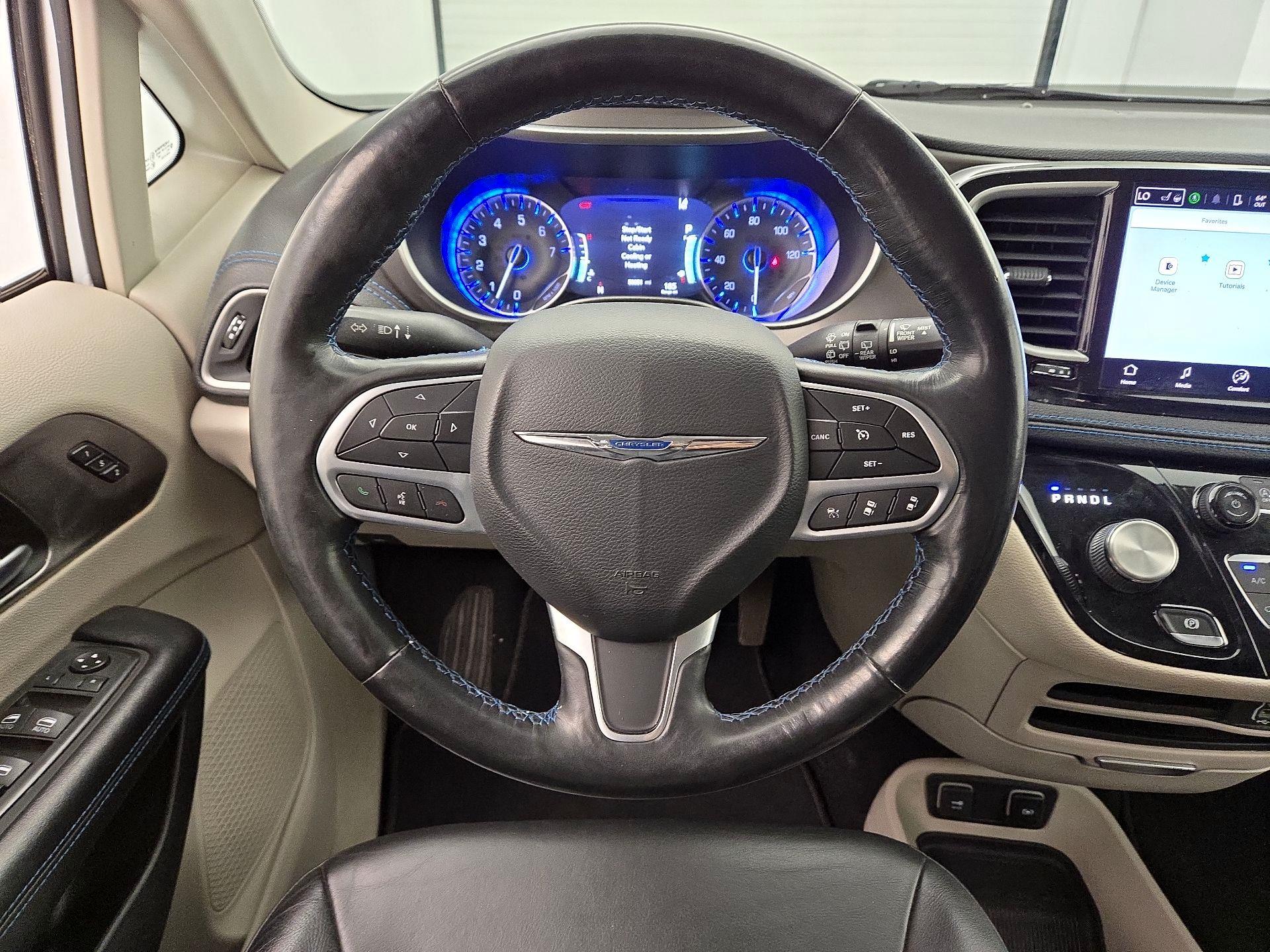 Thumbnail: 2021 Chrysler Pacifica - 10