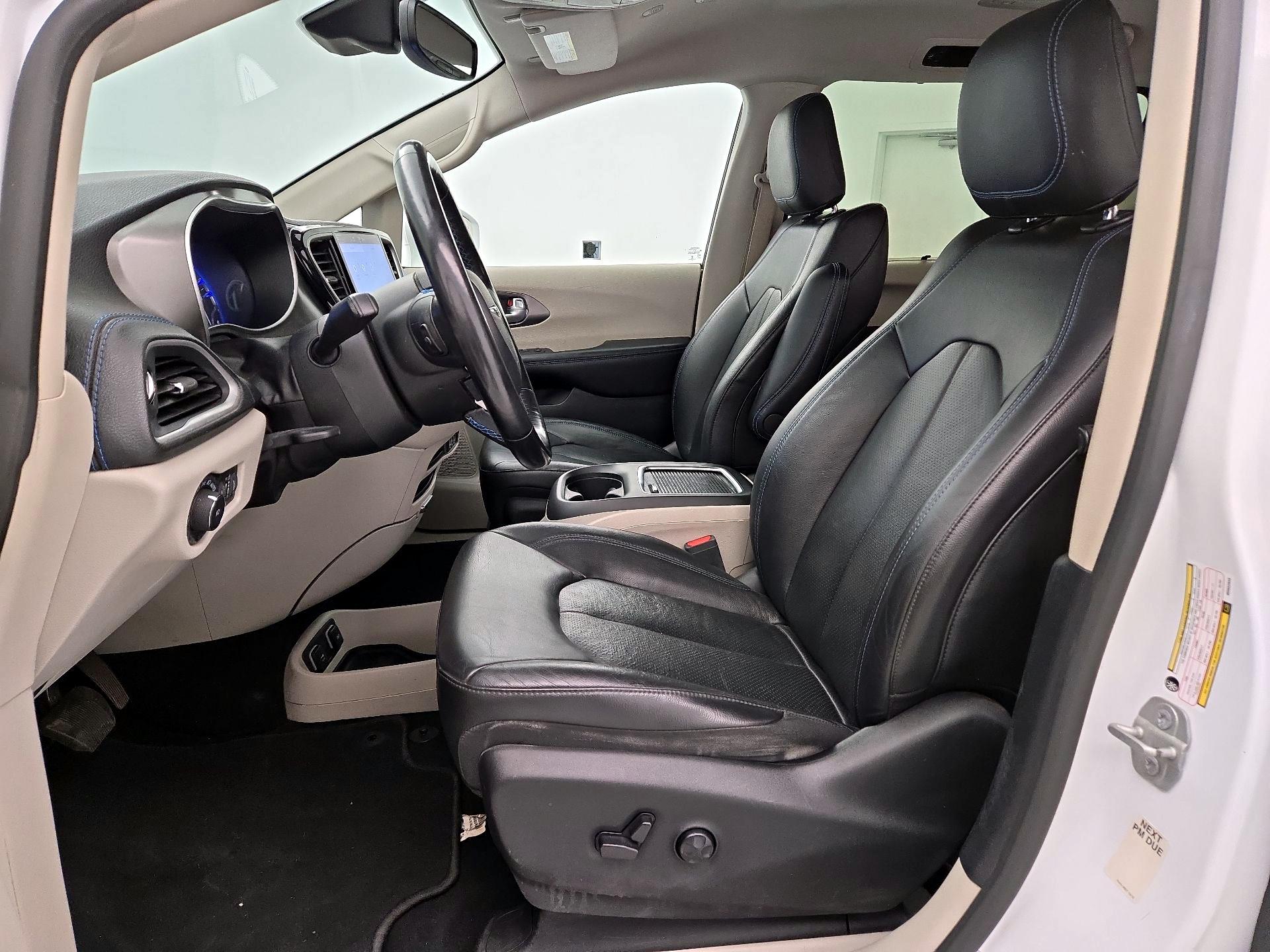 Thumbnail: 2021 Chrysler Pacifica - 11