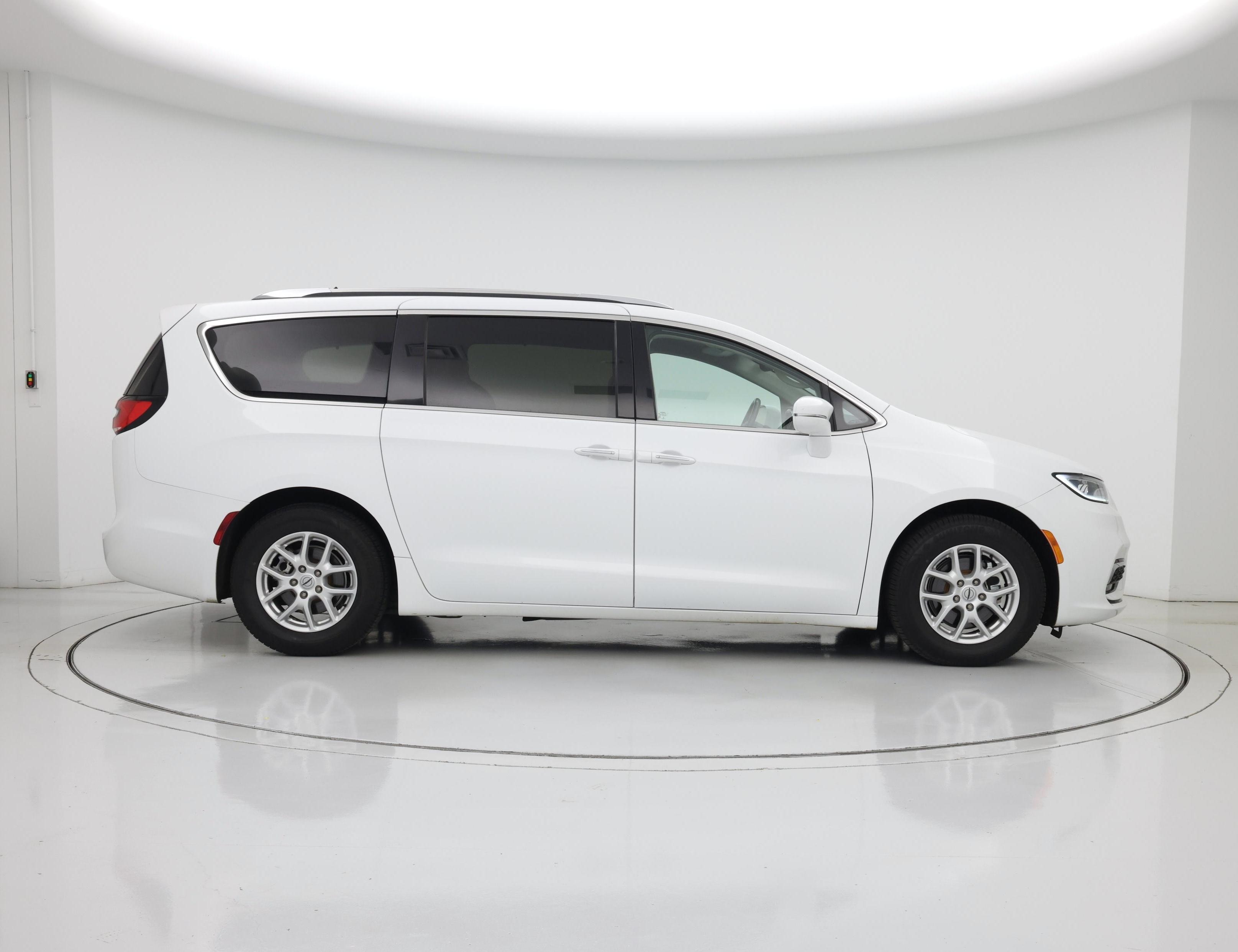 Thumbnail: 2021 Chrysler Pacifica - 7