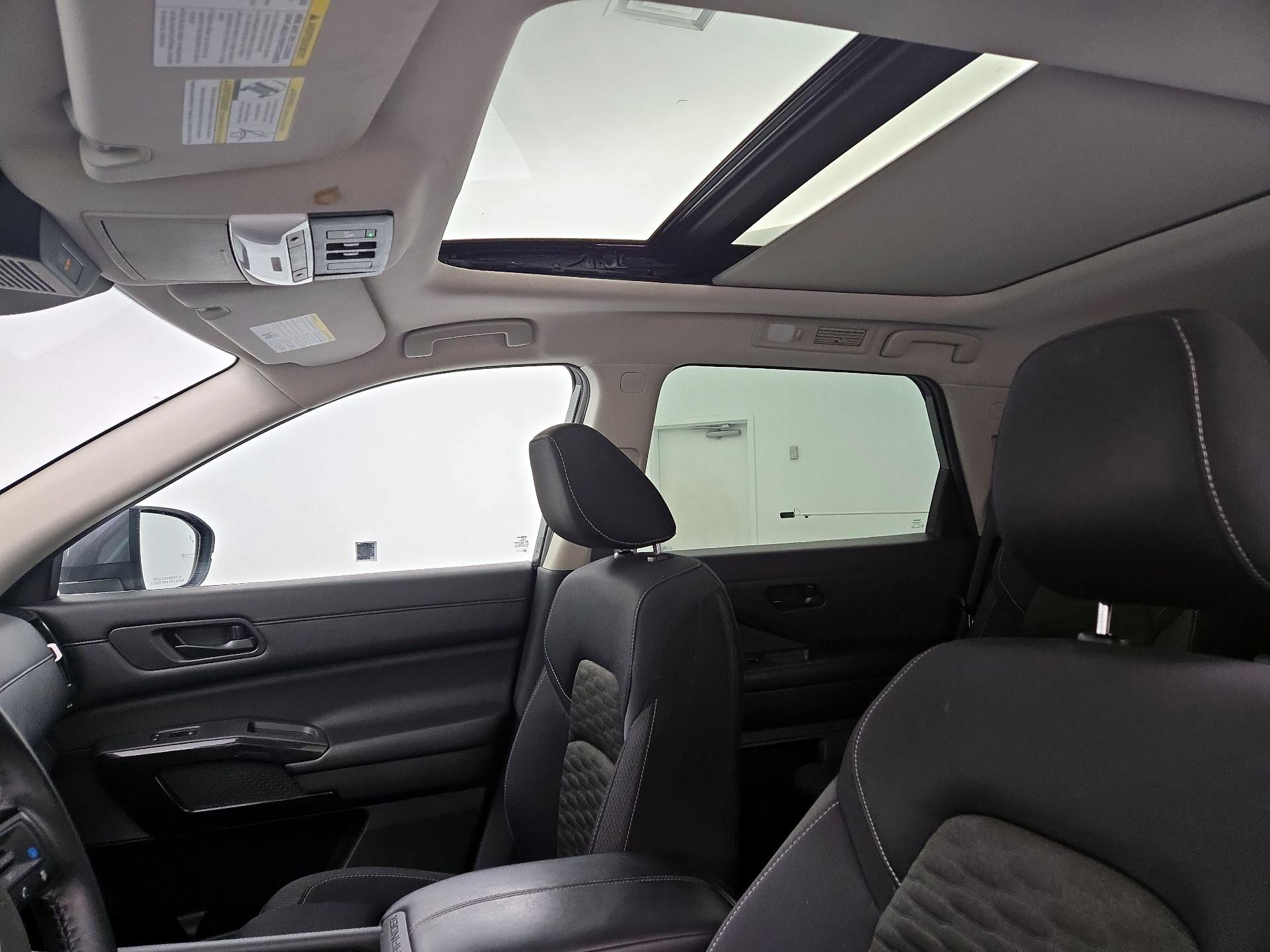 Thumbnail: 2023 Nissan Pathfinder - 19