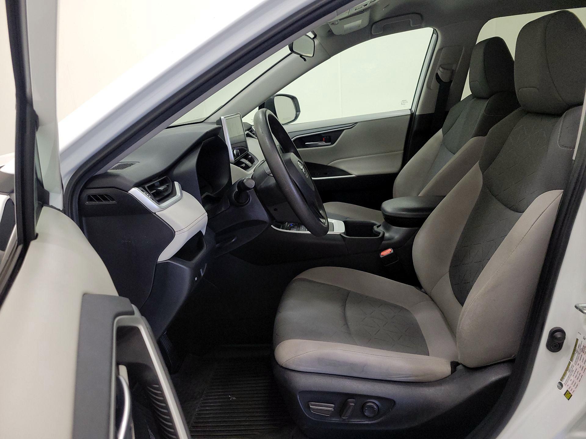 Thumbnail: 2023 Toyota RAV4 - 11