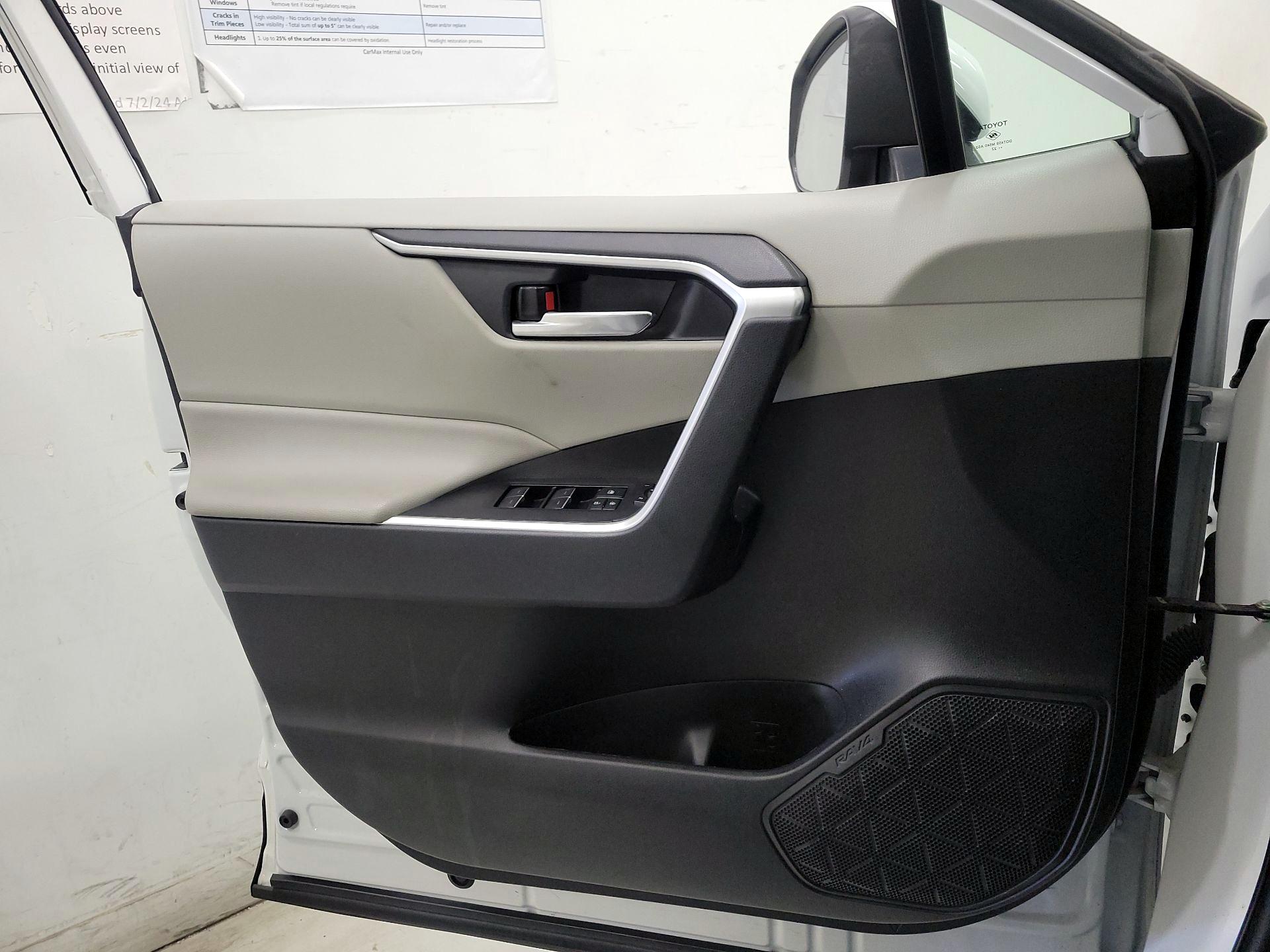 Thumbnail: 2023 Toyota RAV4 - 12