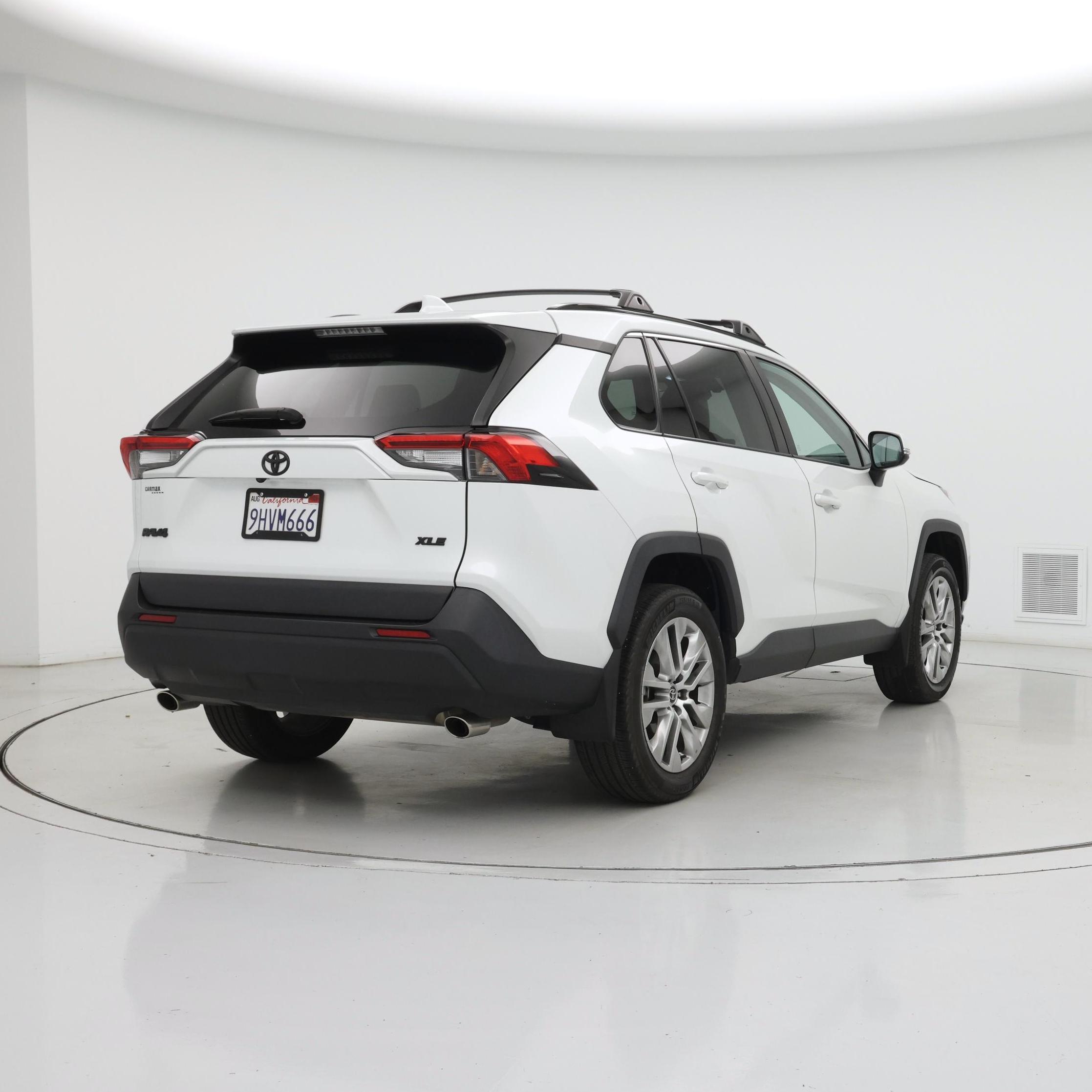 Thumbnail: 2023 Toyota RAV4 - 8