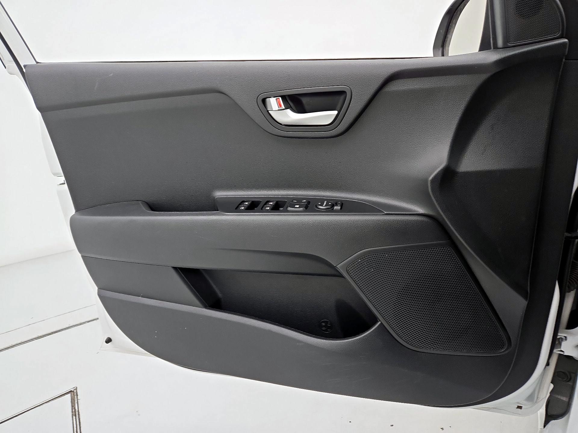 Thumbnail: 2023 Kia Rio - 12