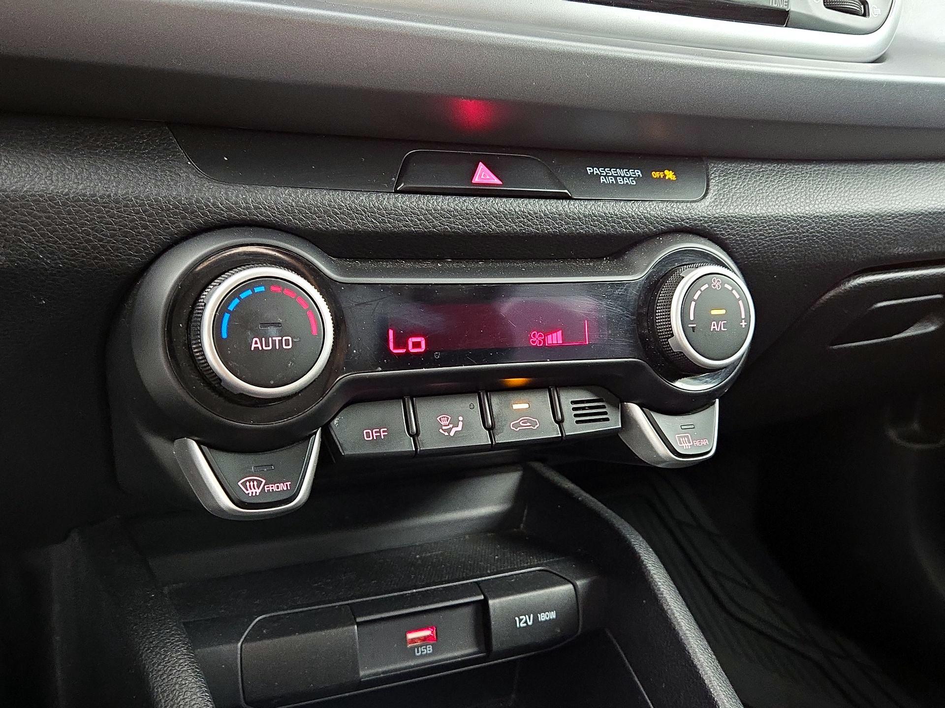 Thumbnail: 2023 Kia Rio - 16