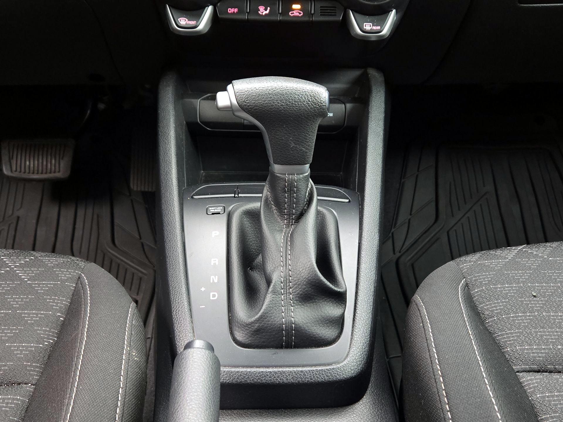 Thumbnail: 2023 Kia Rio - 17