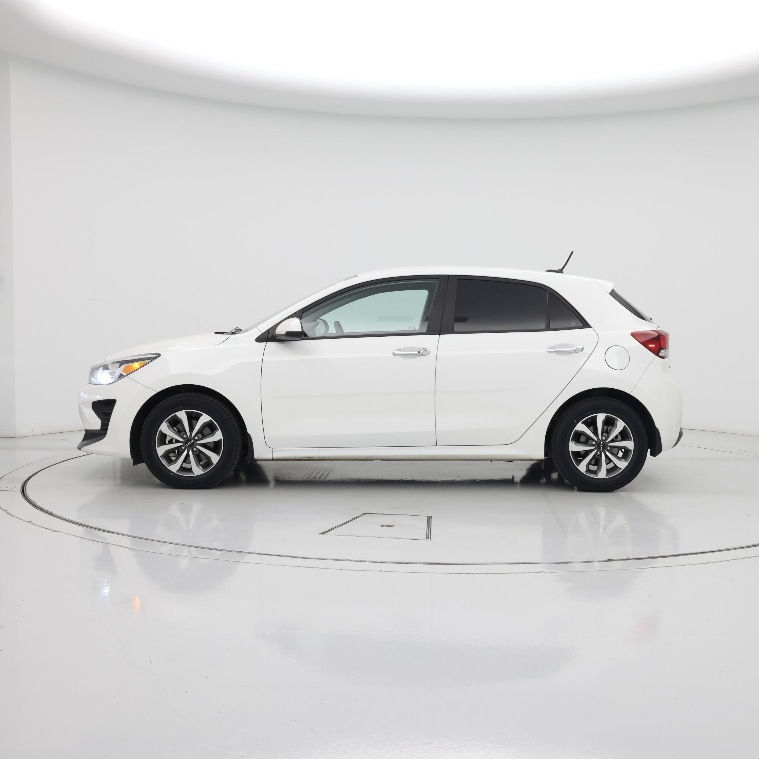 Thumbnail: 2023 Kia Rio - 3