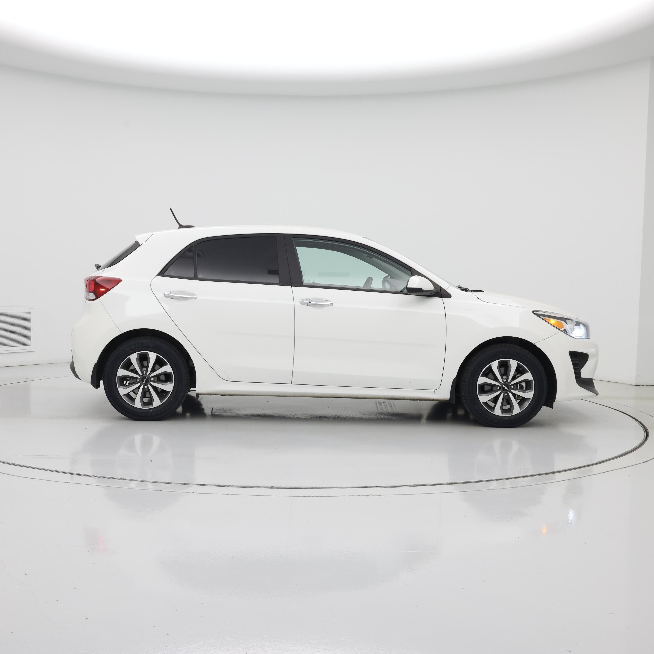 Thumbnail: 2023 Kia Rio - 7