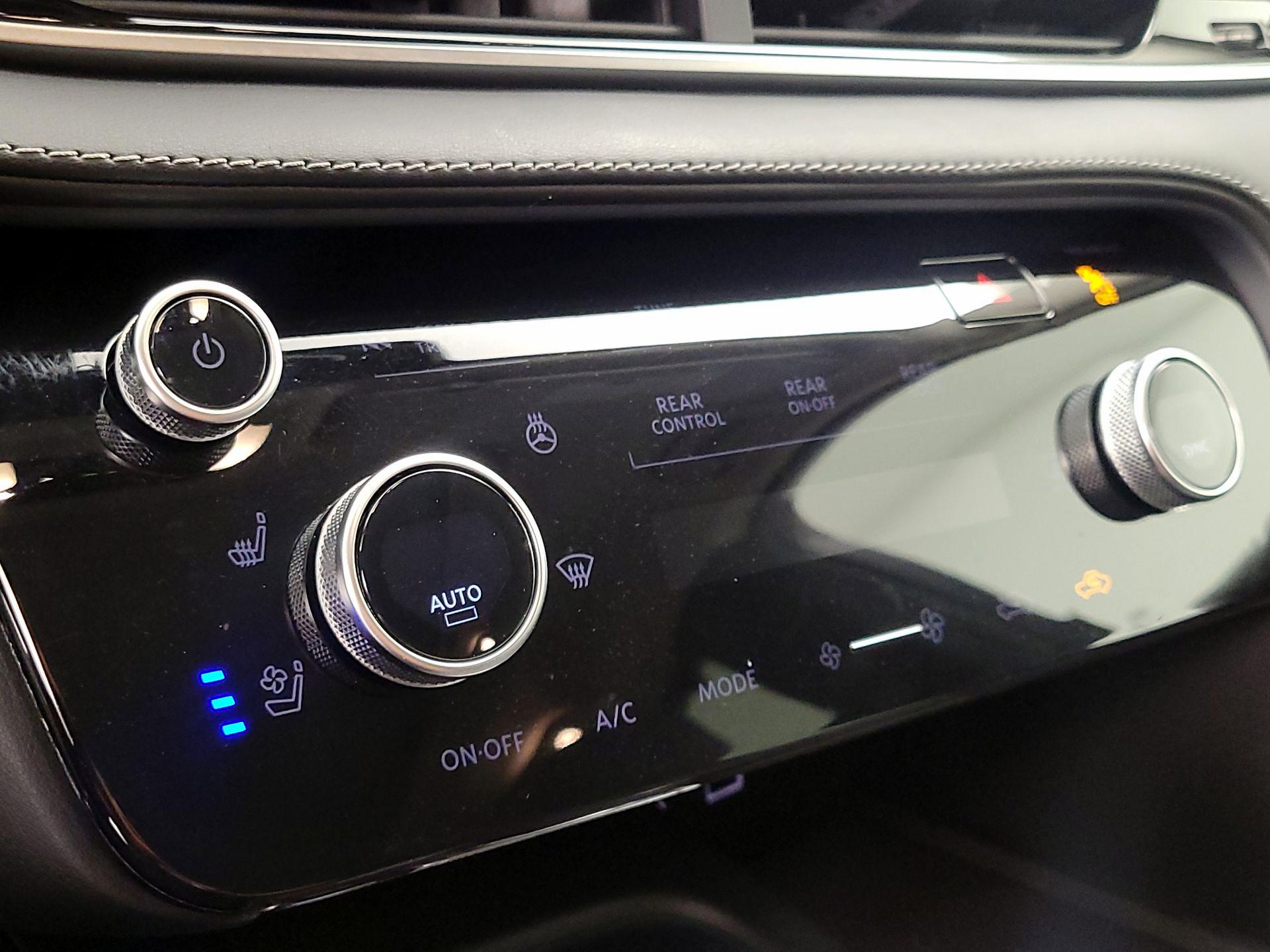 Thumbnail: 2023 INFINITI QX60 - 16