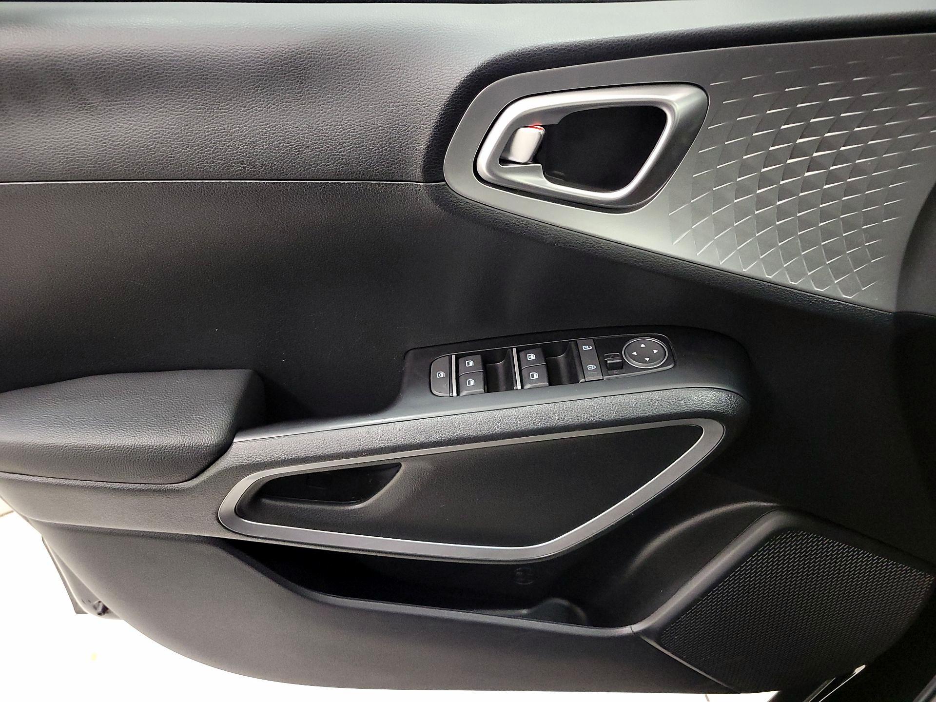 Thumbnail: 2025 Kia Soul - 12