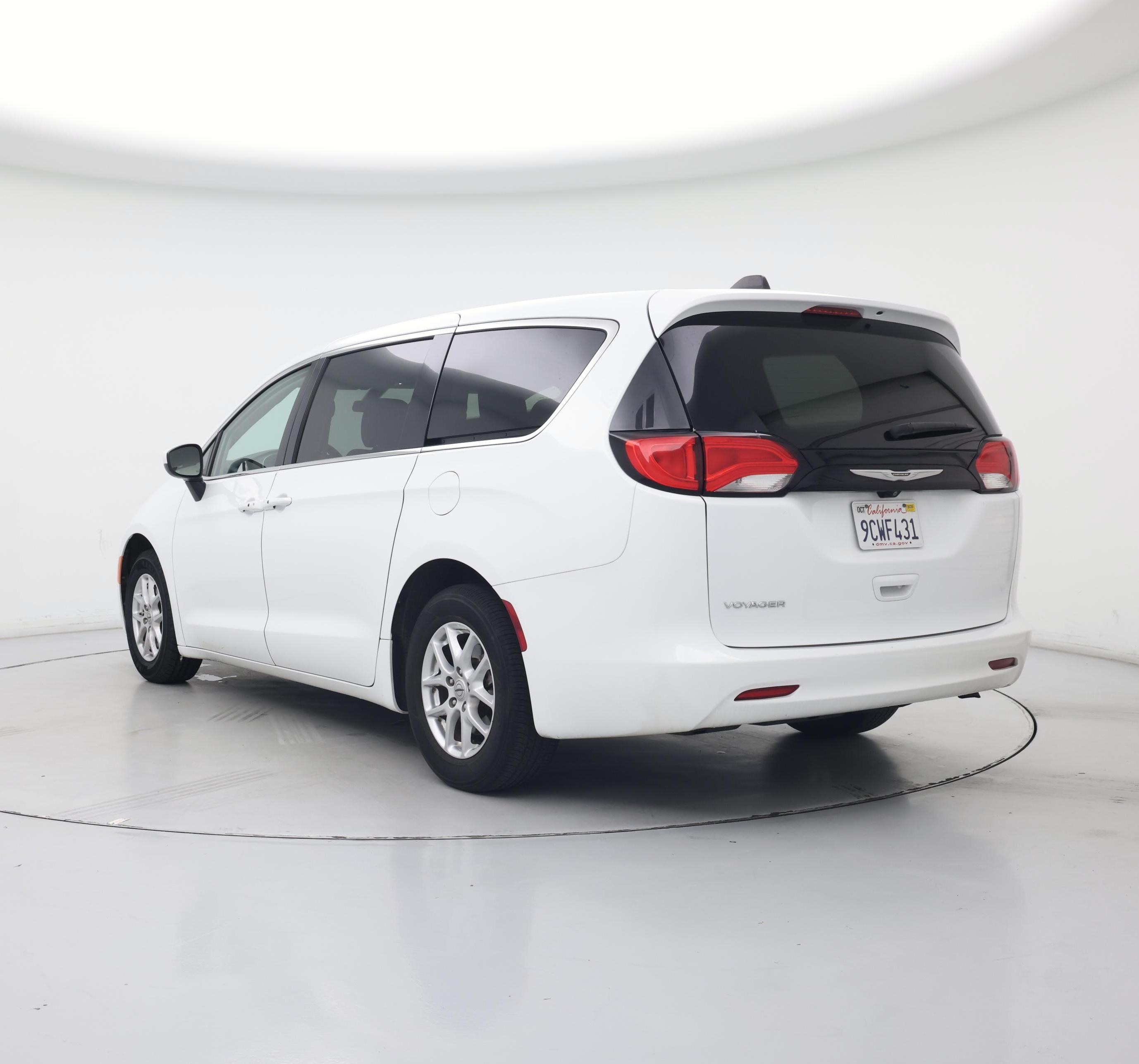 Thumbnail: 2022 Chrysler Voyager - 2