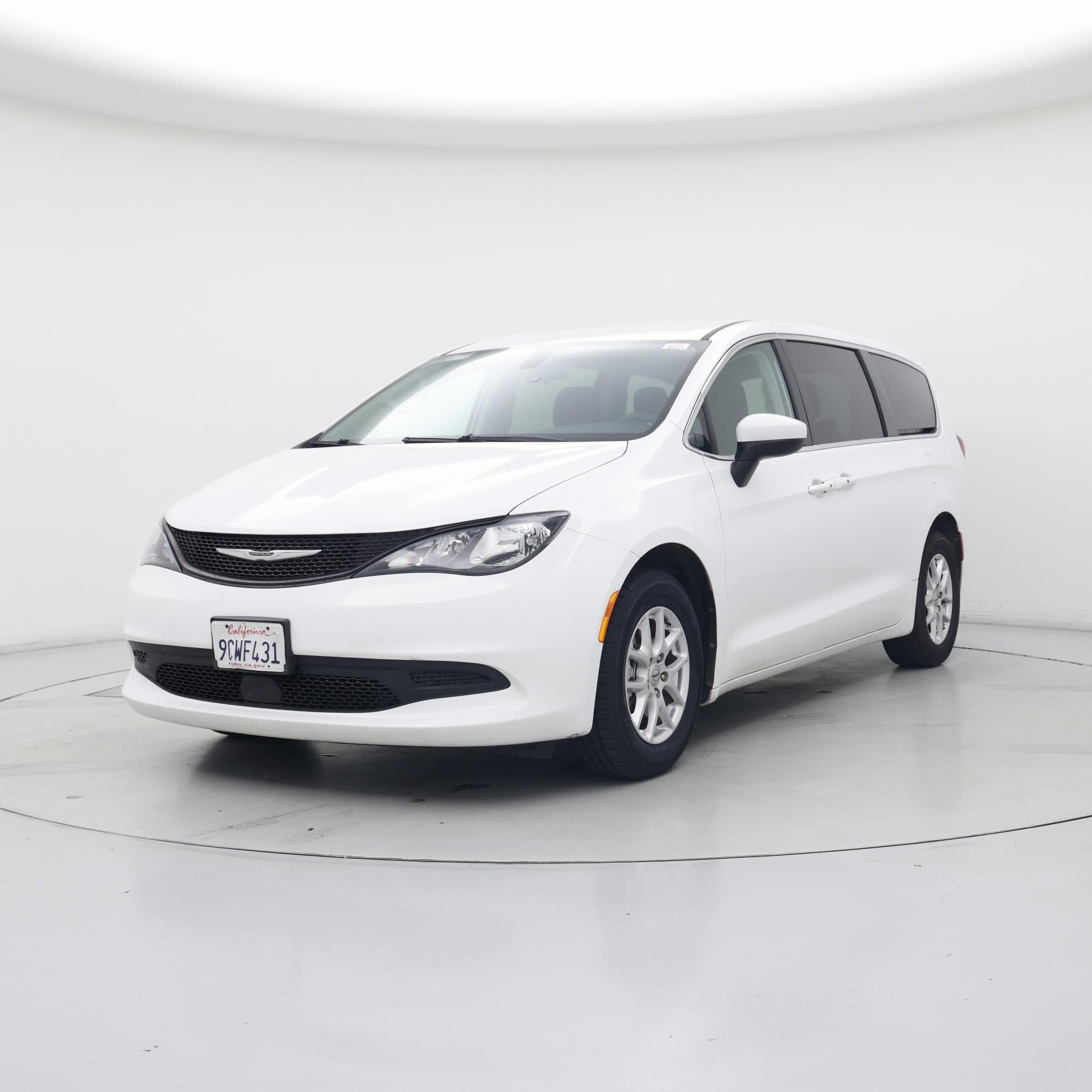 Thumbnail: 2022 Chrysler Voyager - 4