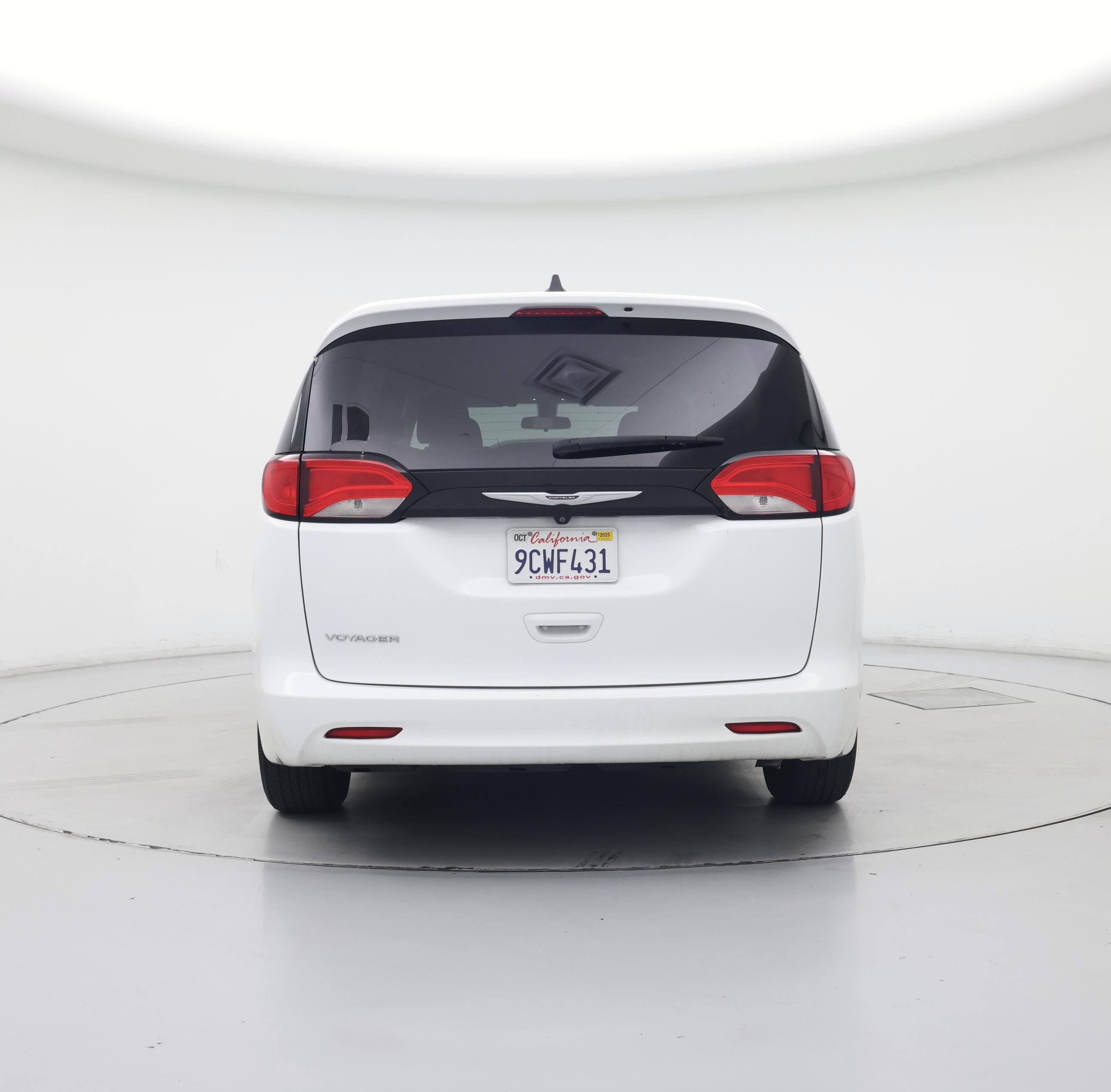 Thumbnail: 2022 Chrysler Voyager - 6