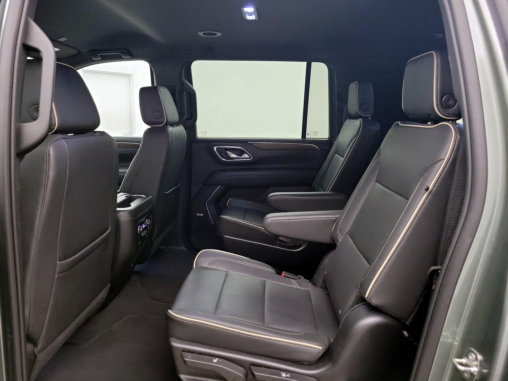 Thumbnail: 2023 Chevrolet Suburban - 20