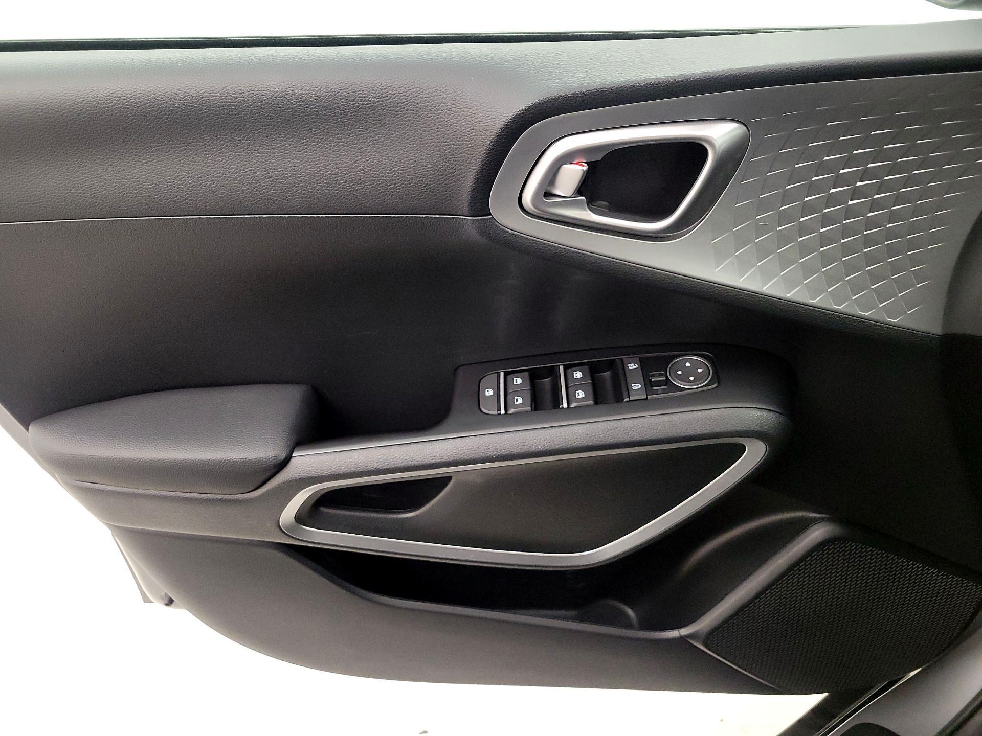 Thumbnail: 2025 Kia Soul - 10