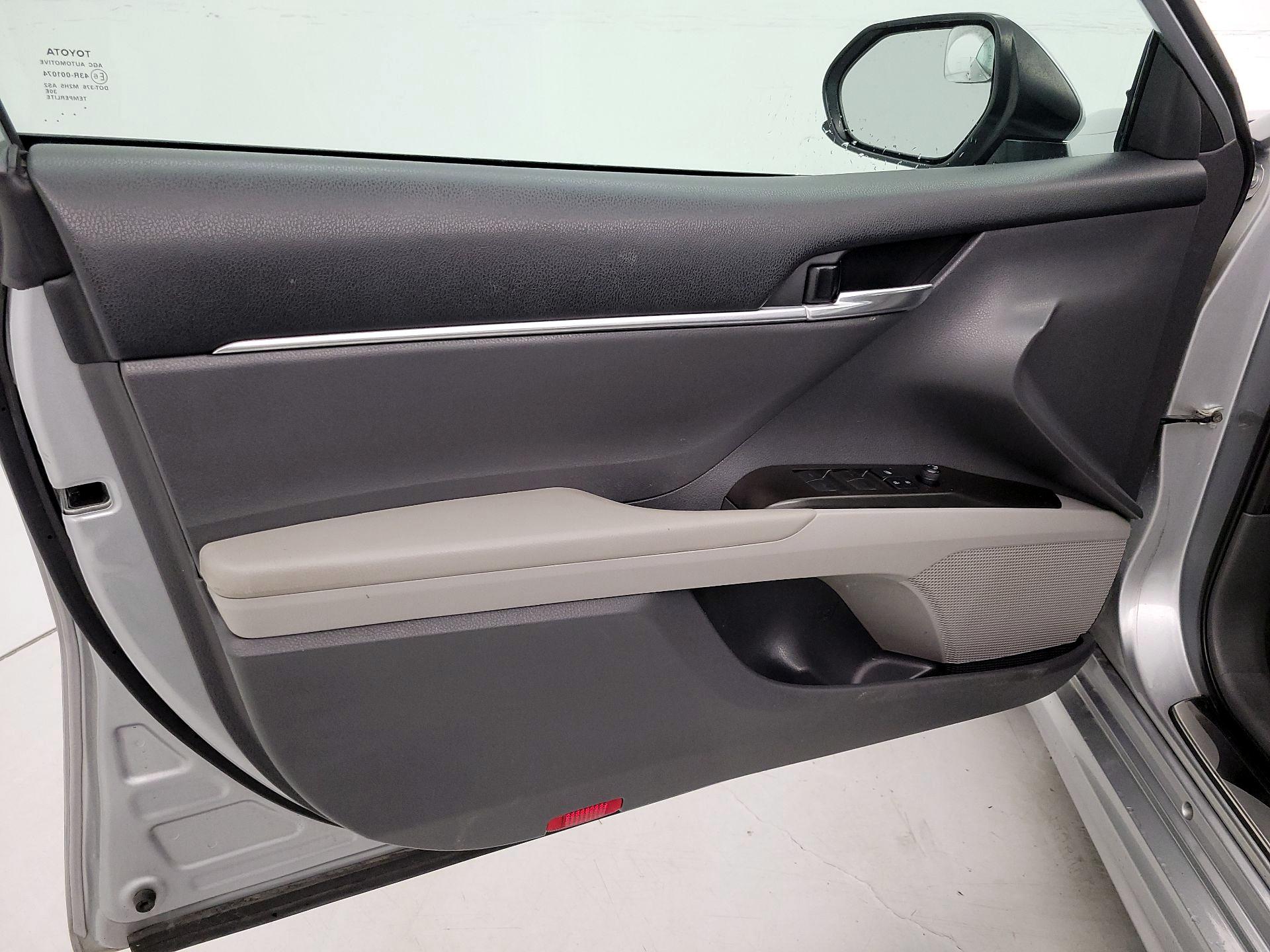 Thumbnail: 2021 Toyota Camry - 12