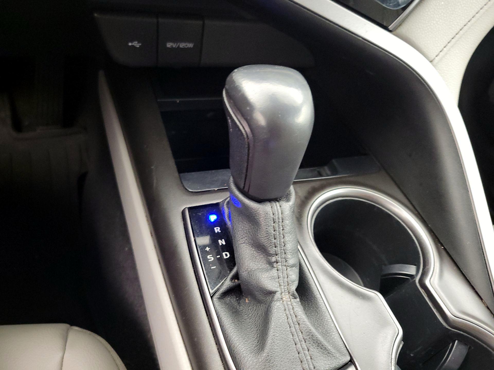 Thumbnail: 2021 Toyota Camry - 17