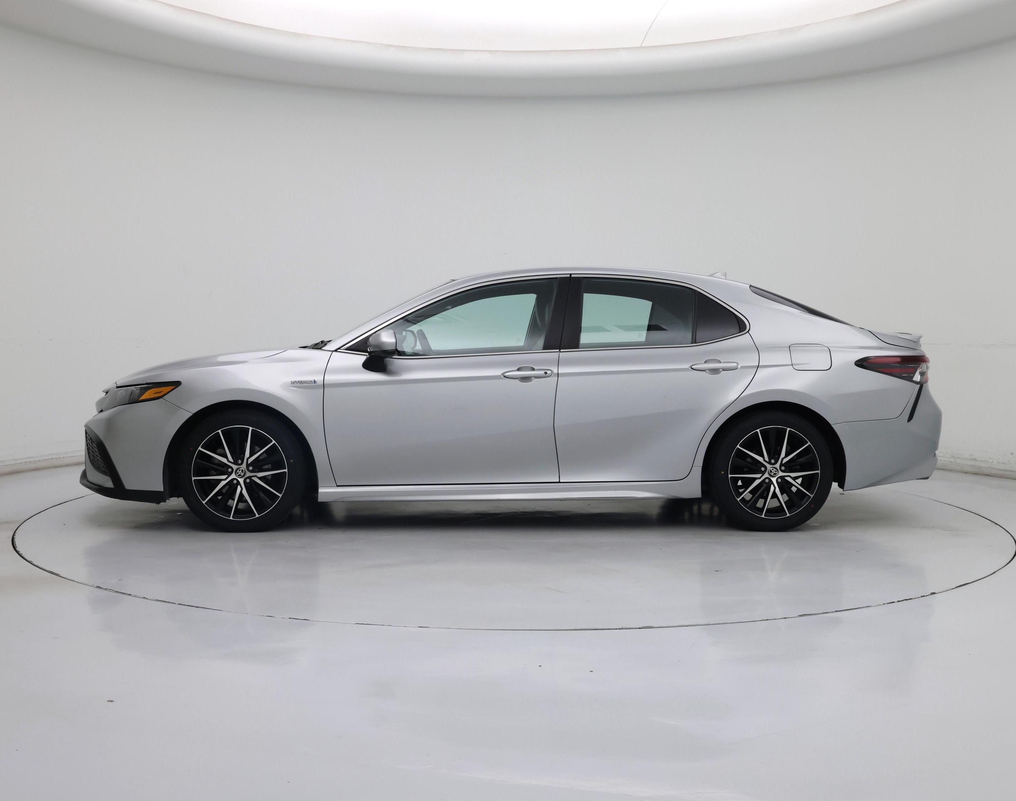 Thumbnail: 2021 Toyota Camry - 3