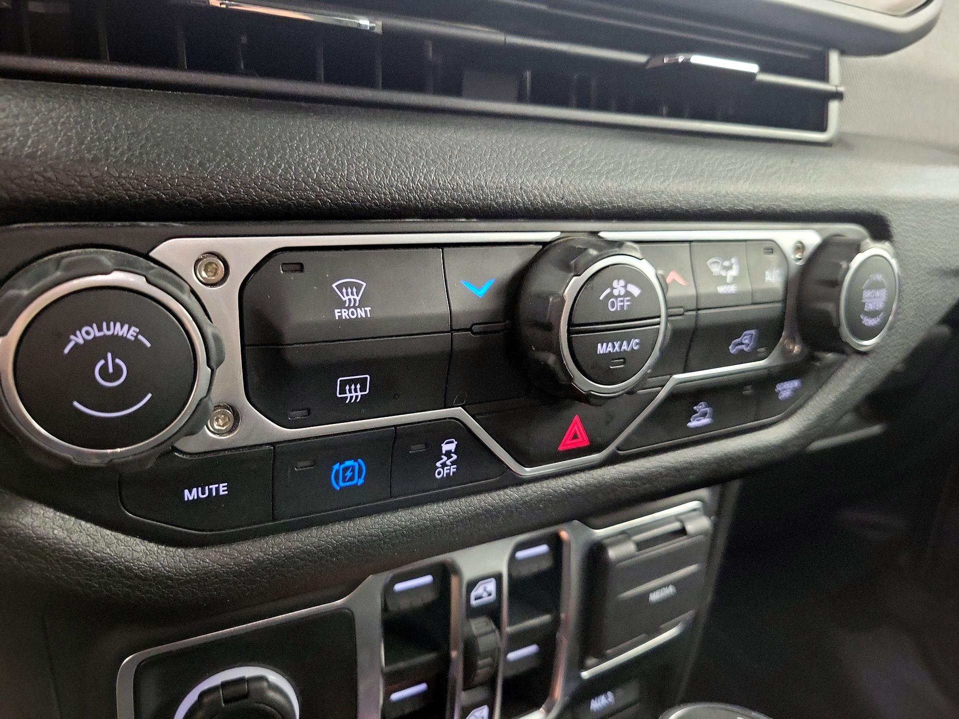 Thumbnail: 2025 Jeep Wrangler - 16