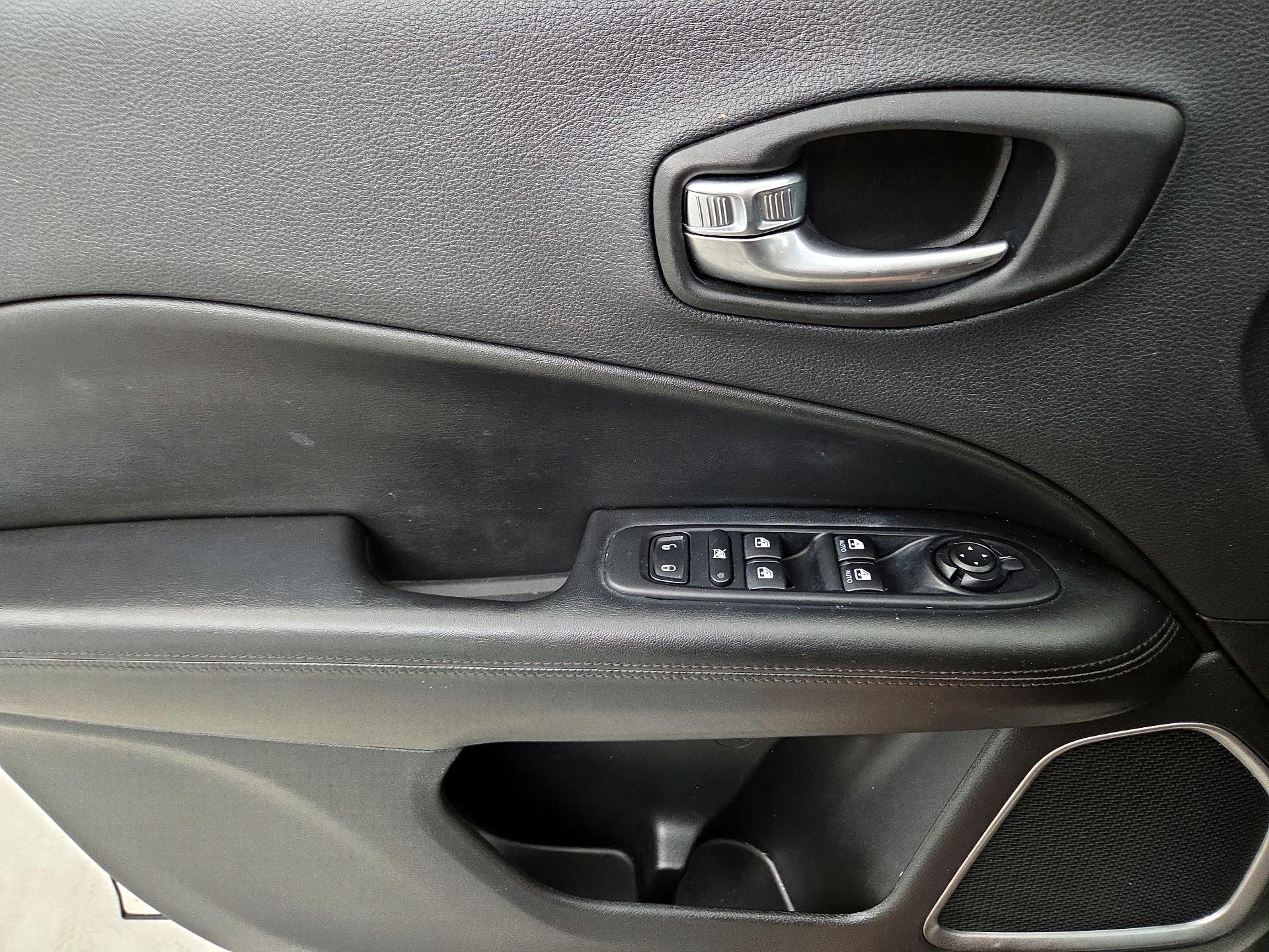 Thumbnail: 2021 Jeep Compass - 12