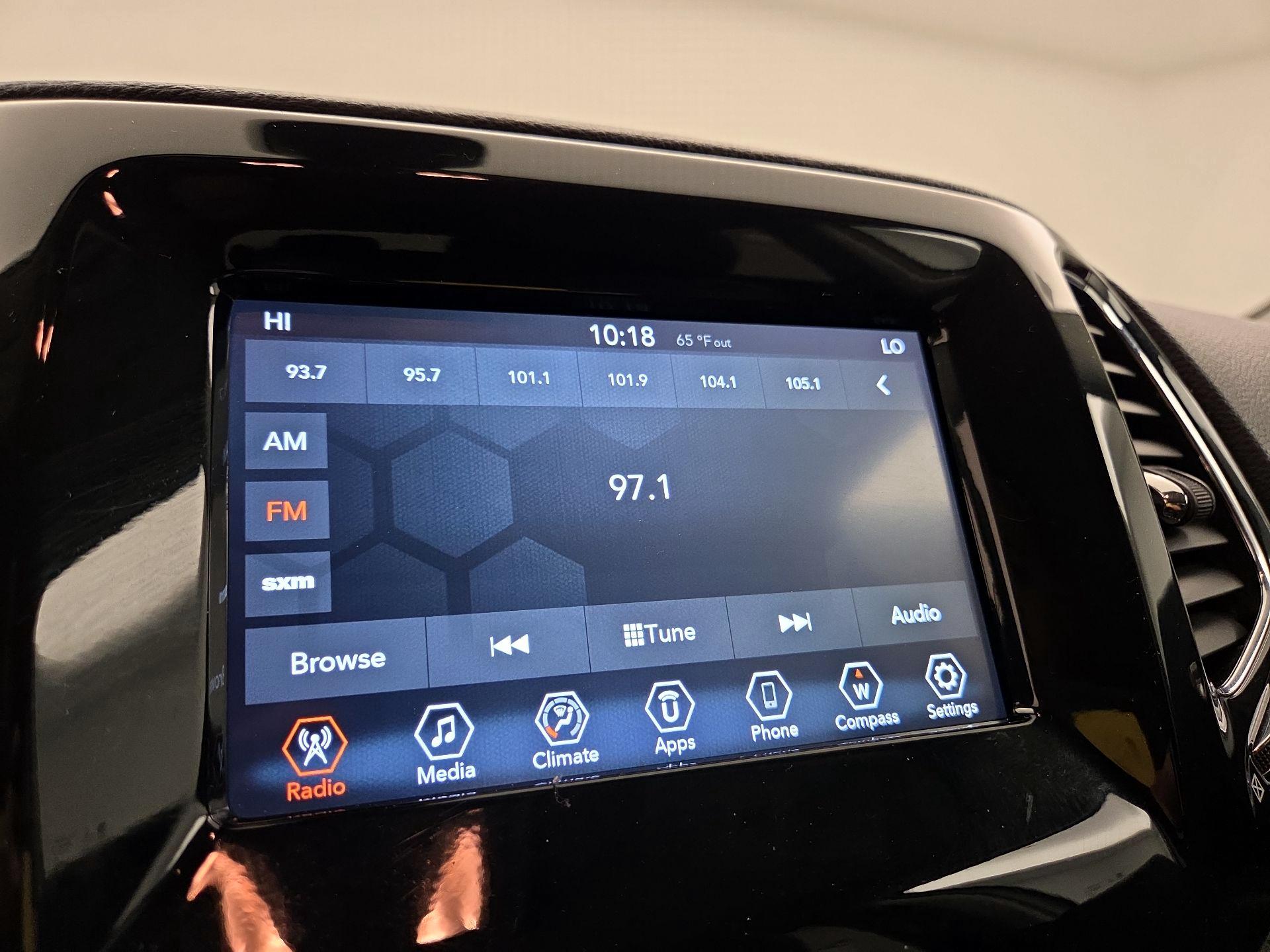 Thumbnail: 2021 Jeep Compass - 15