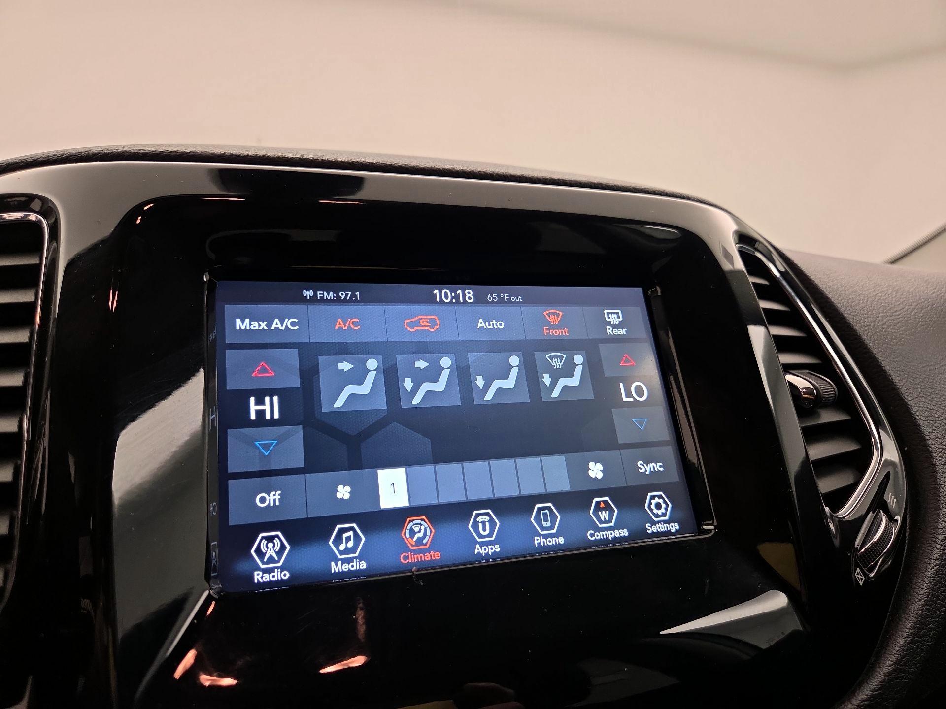 Thumbnail: 2021 Jeep Compass - 16