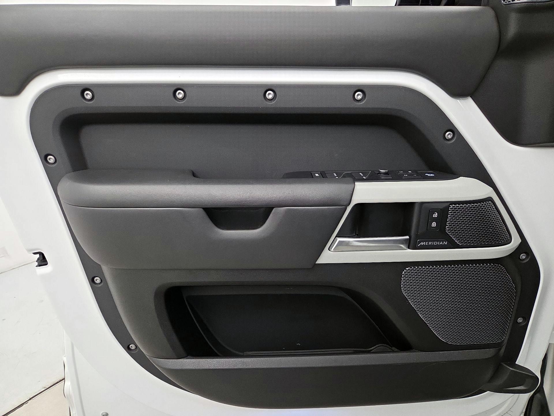Thumbnail: 2020 Land Rover Defender - 12