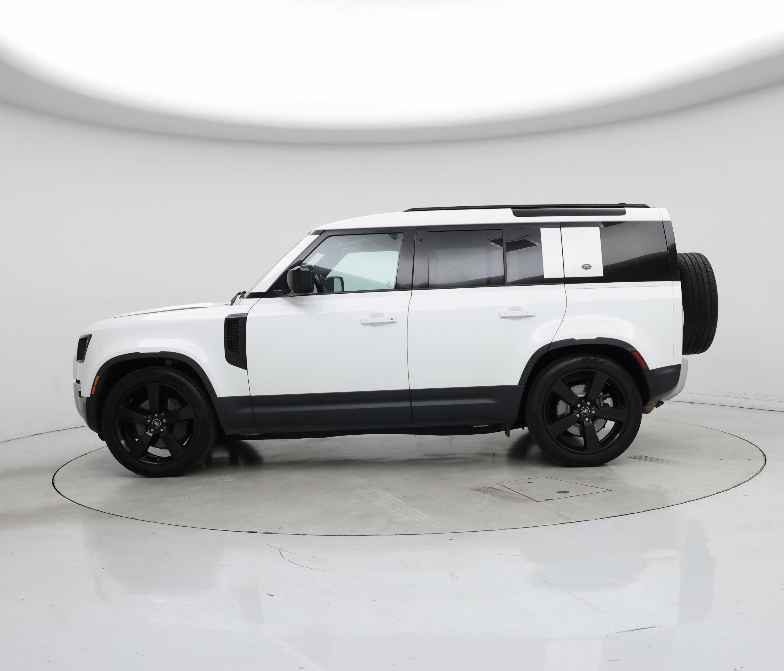 Thumbnail: 2020 Land Rover Defender - 3