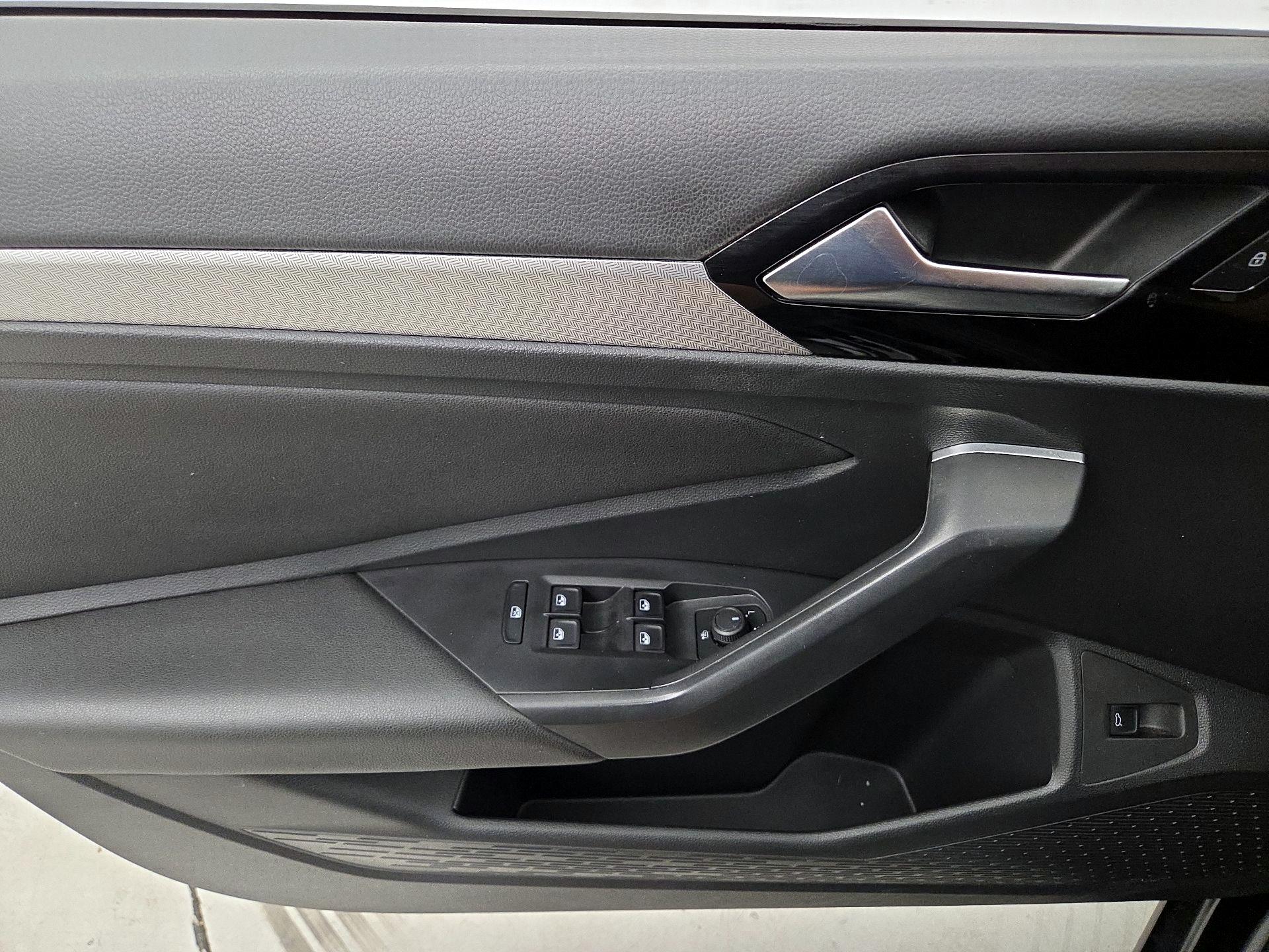 Thumbnail: 2020 Volkswagen Jetta - 12