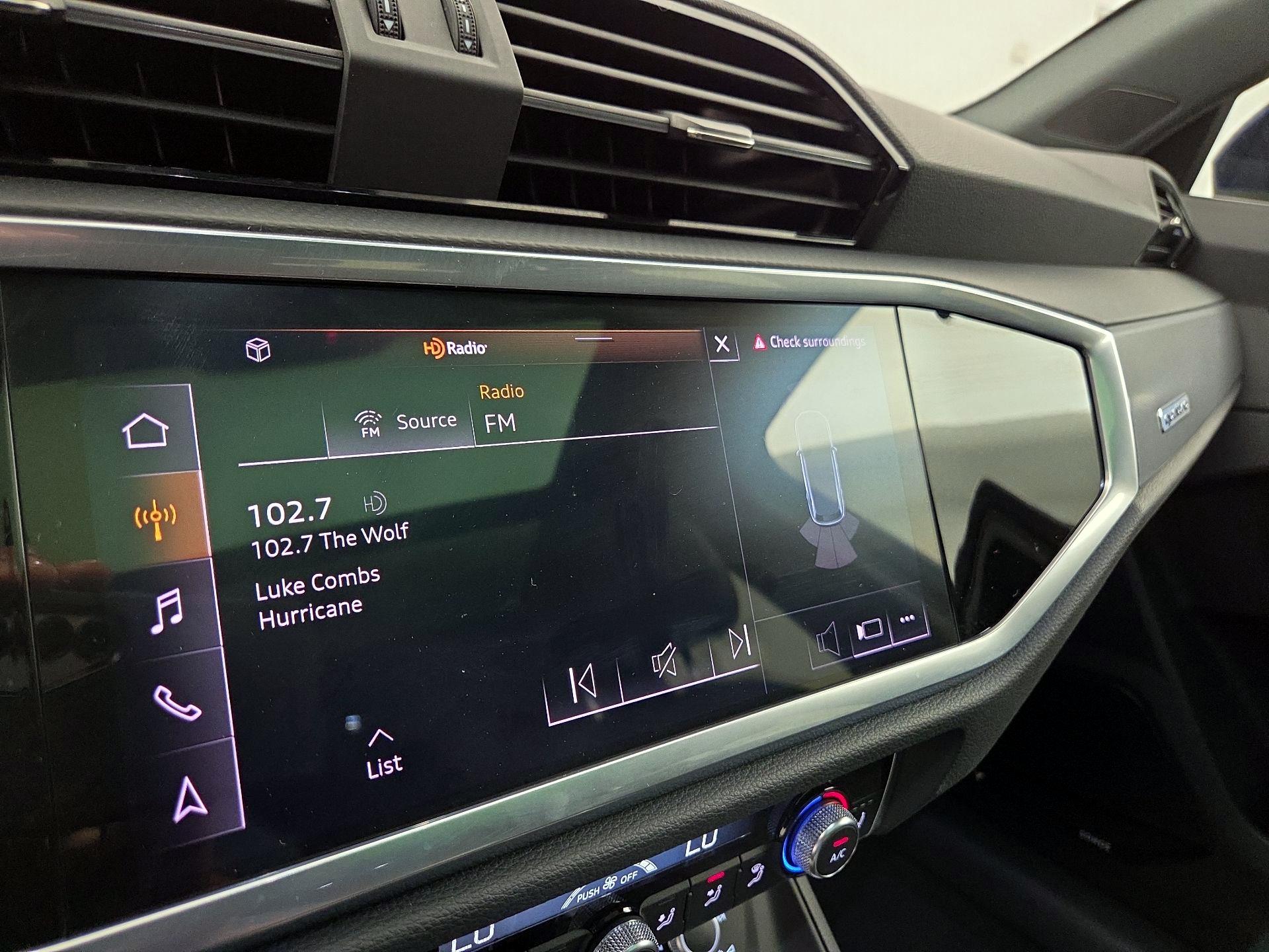 Thumbnail: 2022 Audi Q3 - 16