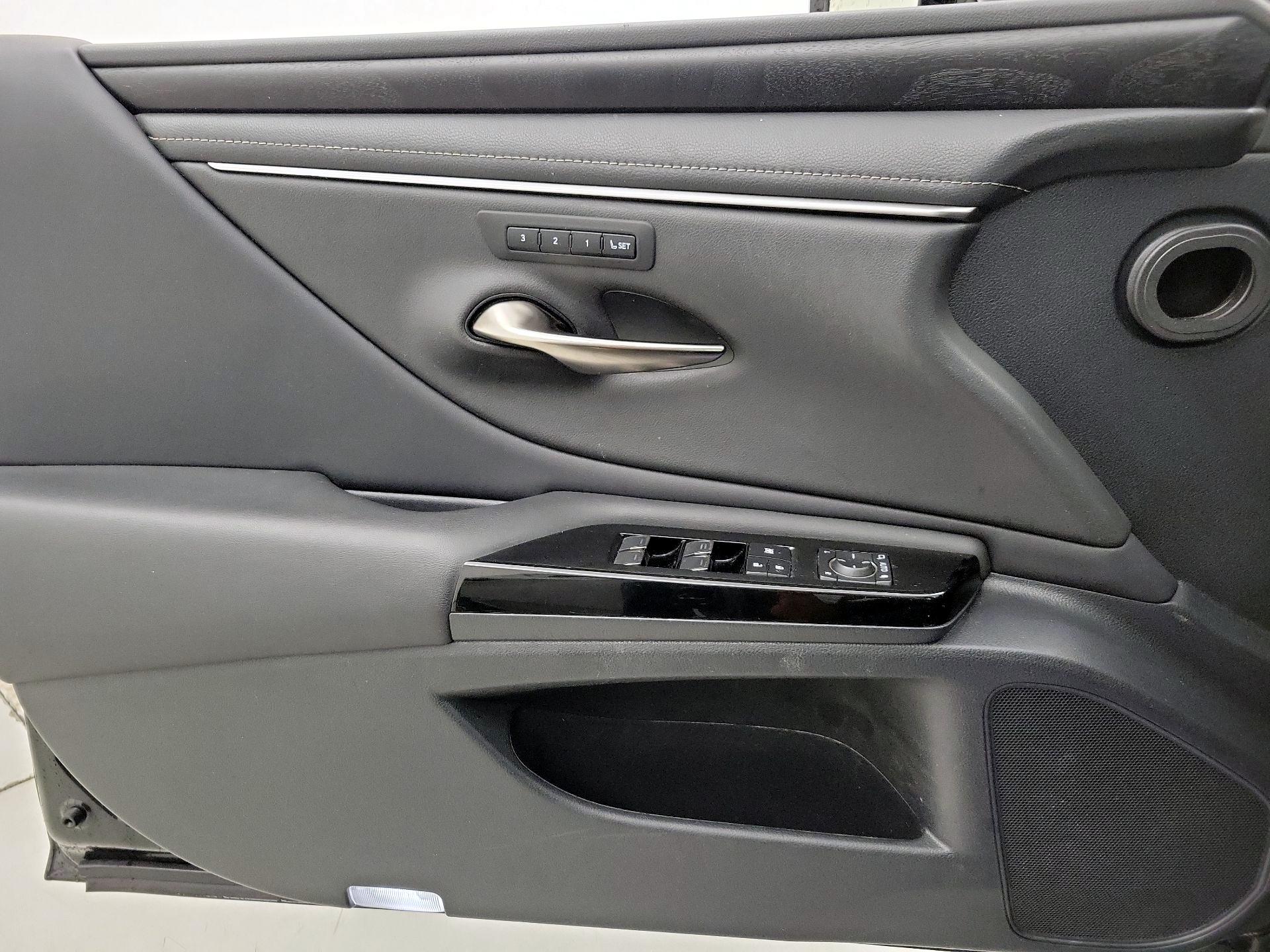 Thumbnail: 2024 Lexus ES - 12