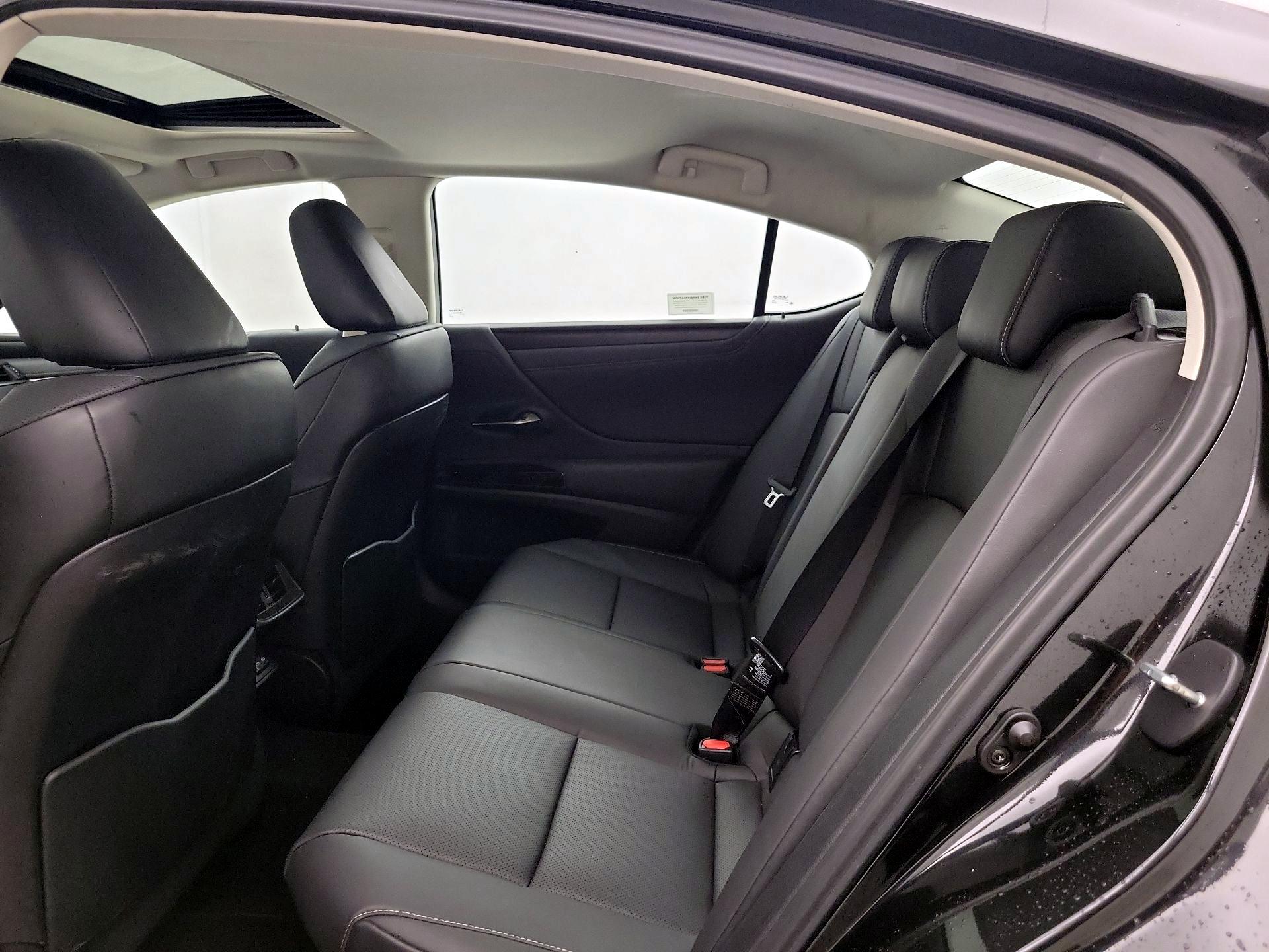 Thumbnail: 2024 Lexus ES - 20