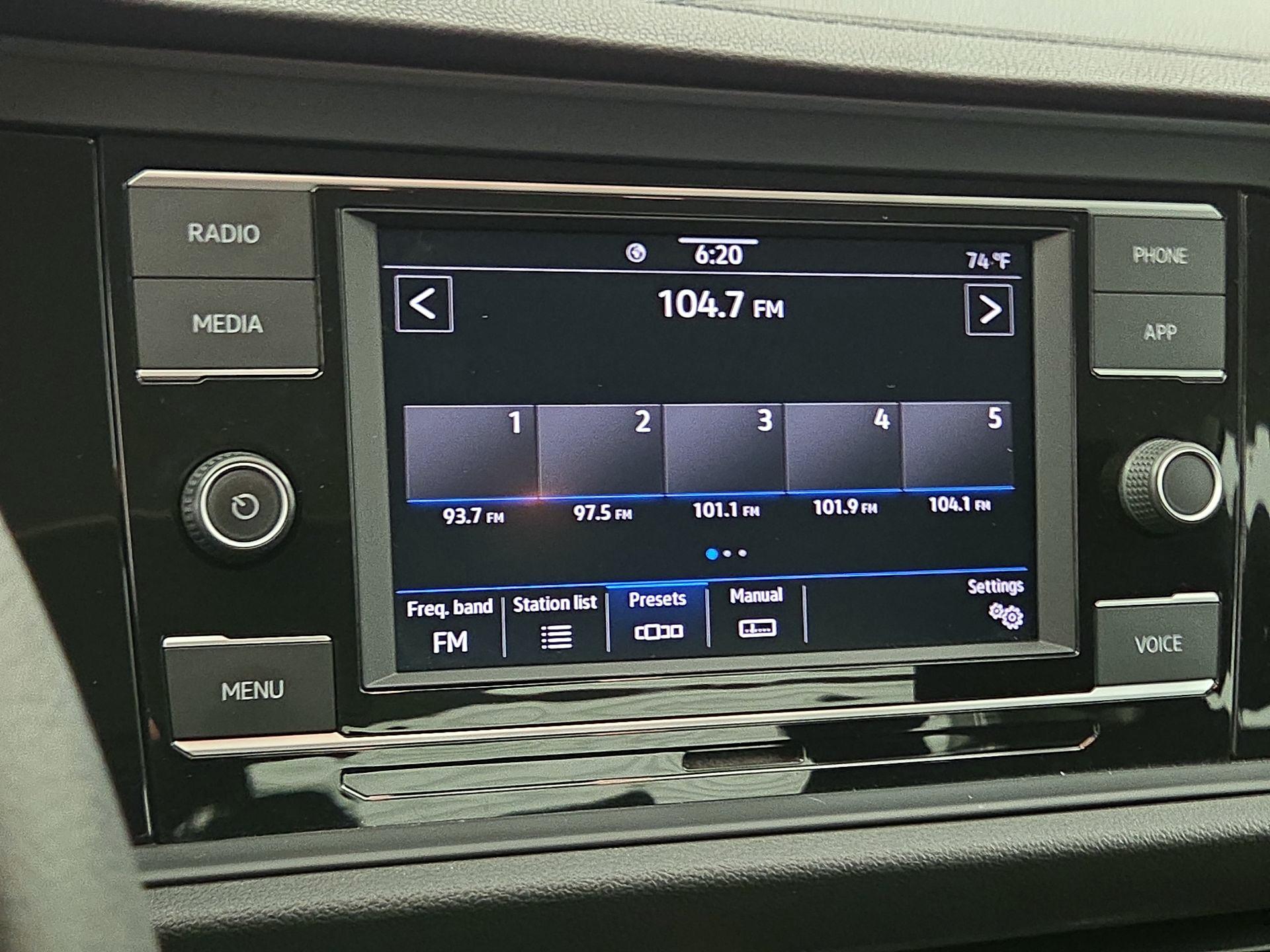 Thumbnail: 2020 Volkswagen Jetta - 15