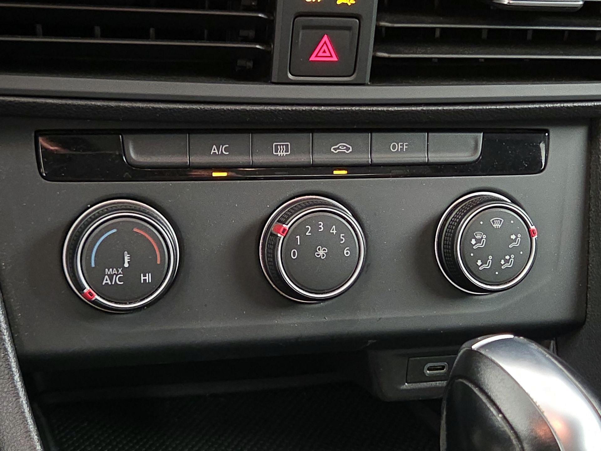 Thumbnail: 2020 Volkswagen Jetta - 16