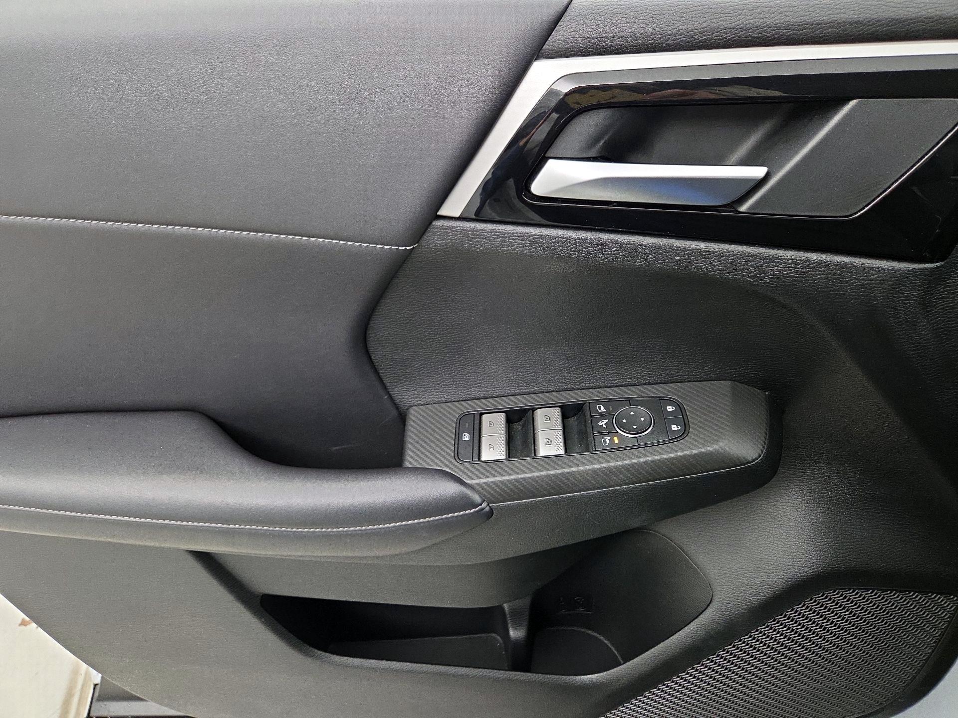 Thumbnail: 2024 Mitsubishi Outlander - 12