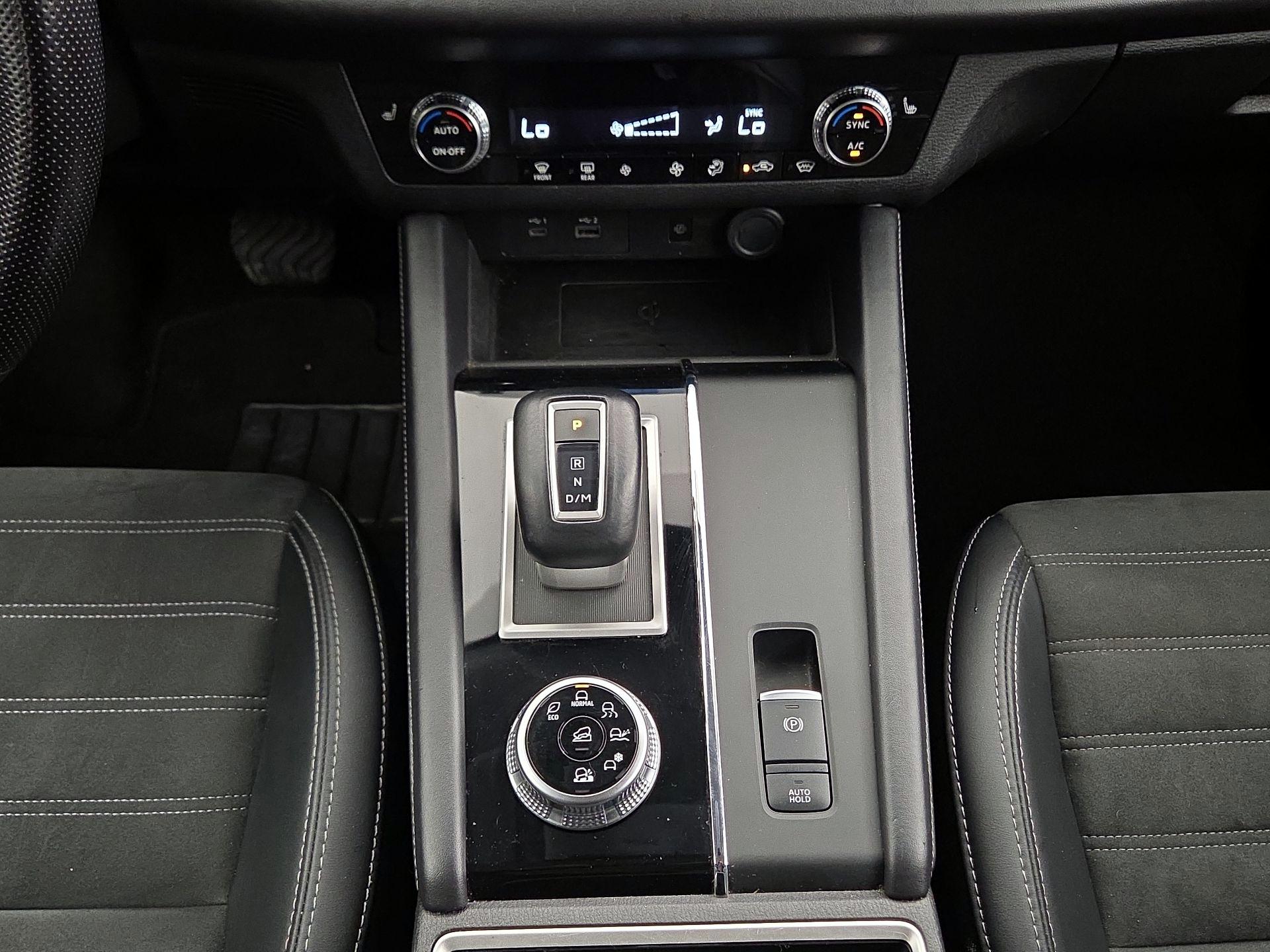 Thumbnail: 2024 Mitsubishi Outlander - 18