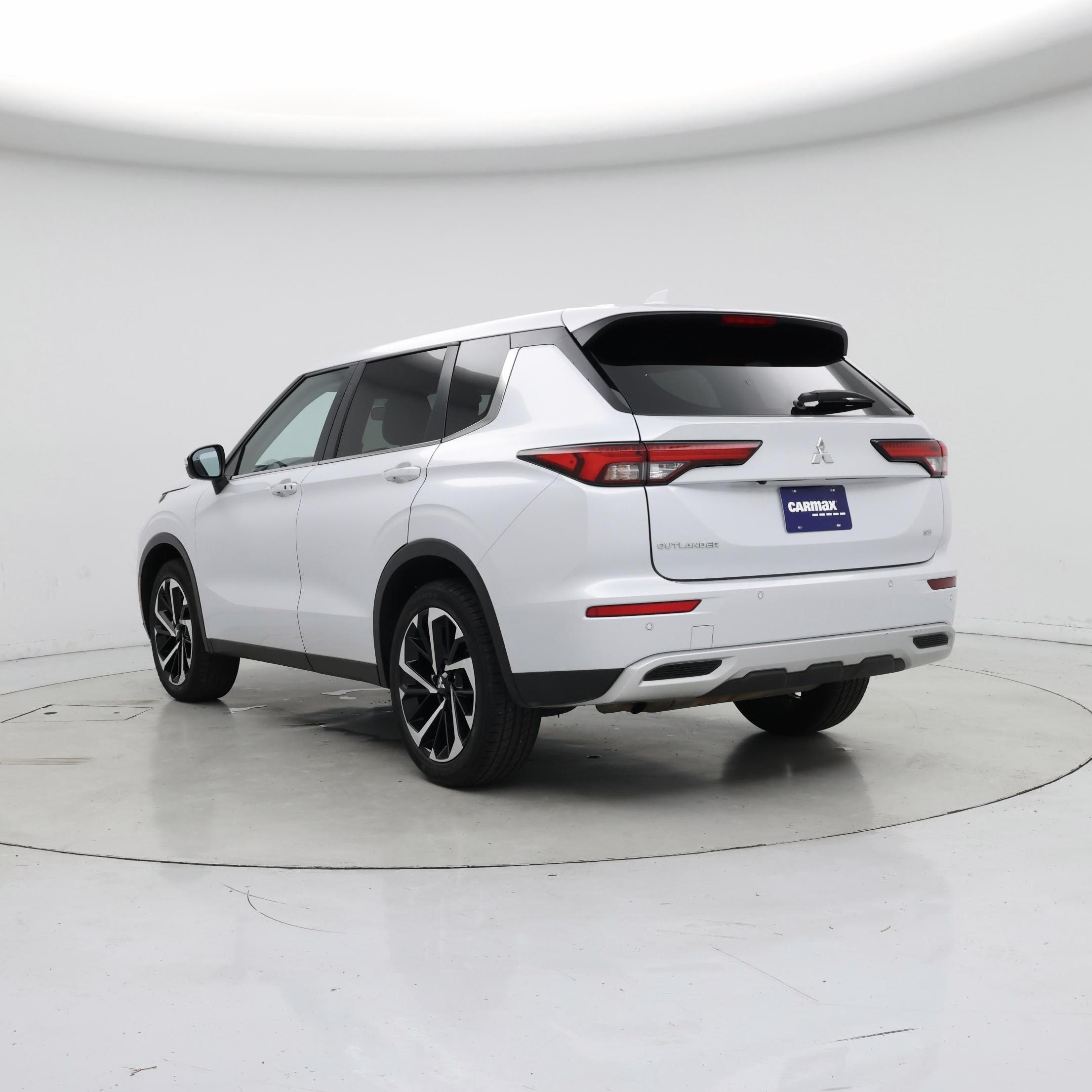 Thumbnail: 2024 Mitsubishi Outlander - 2