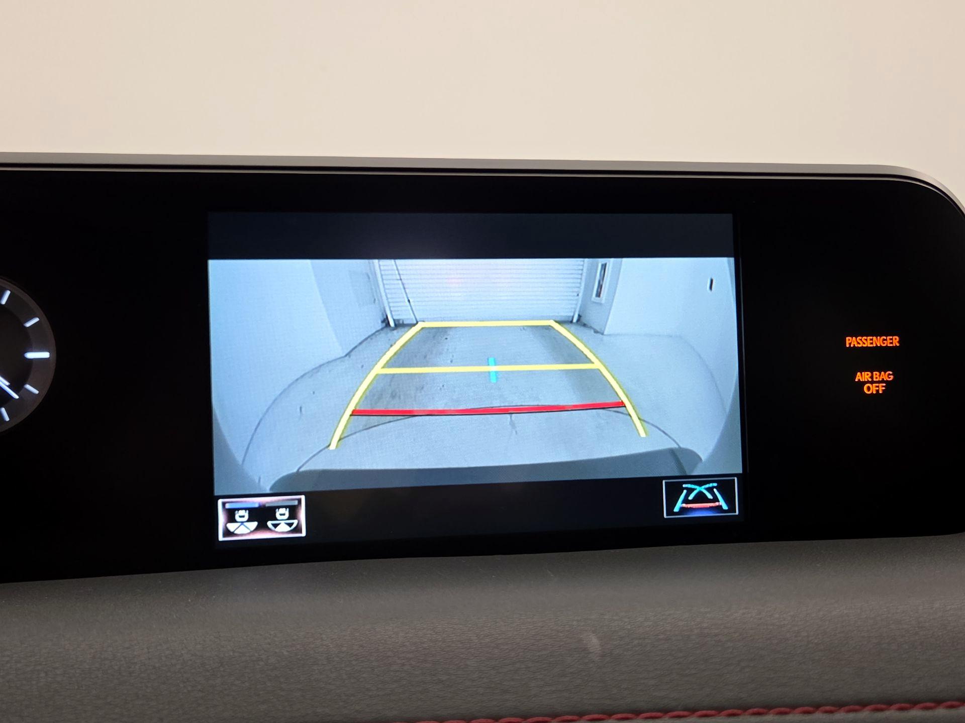 Thumbnail: 2021 Lexus UX - 14